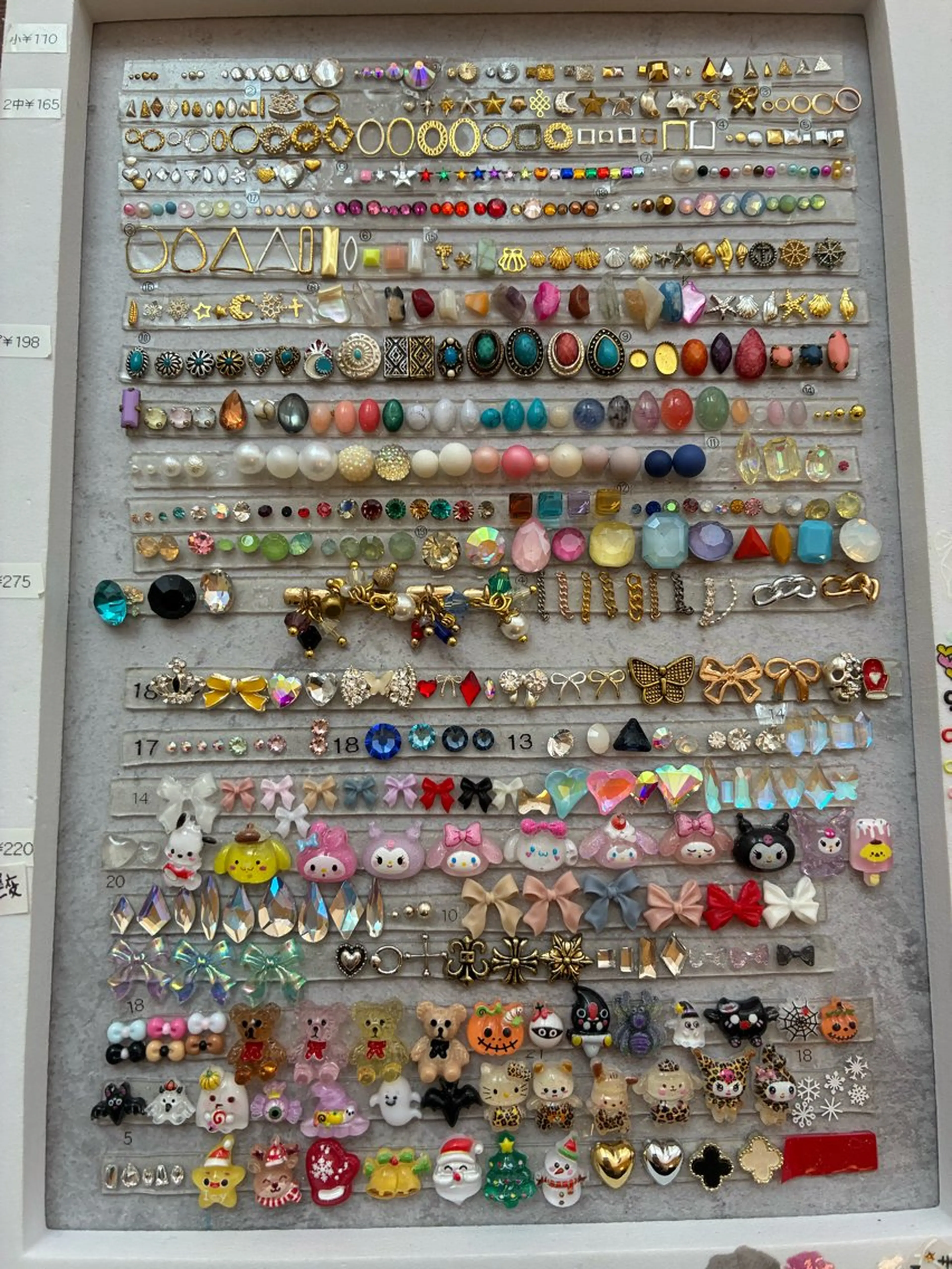 ネイル ストーンネイル ハンドネイル ECRLN Atsumiのネイルデザイン