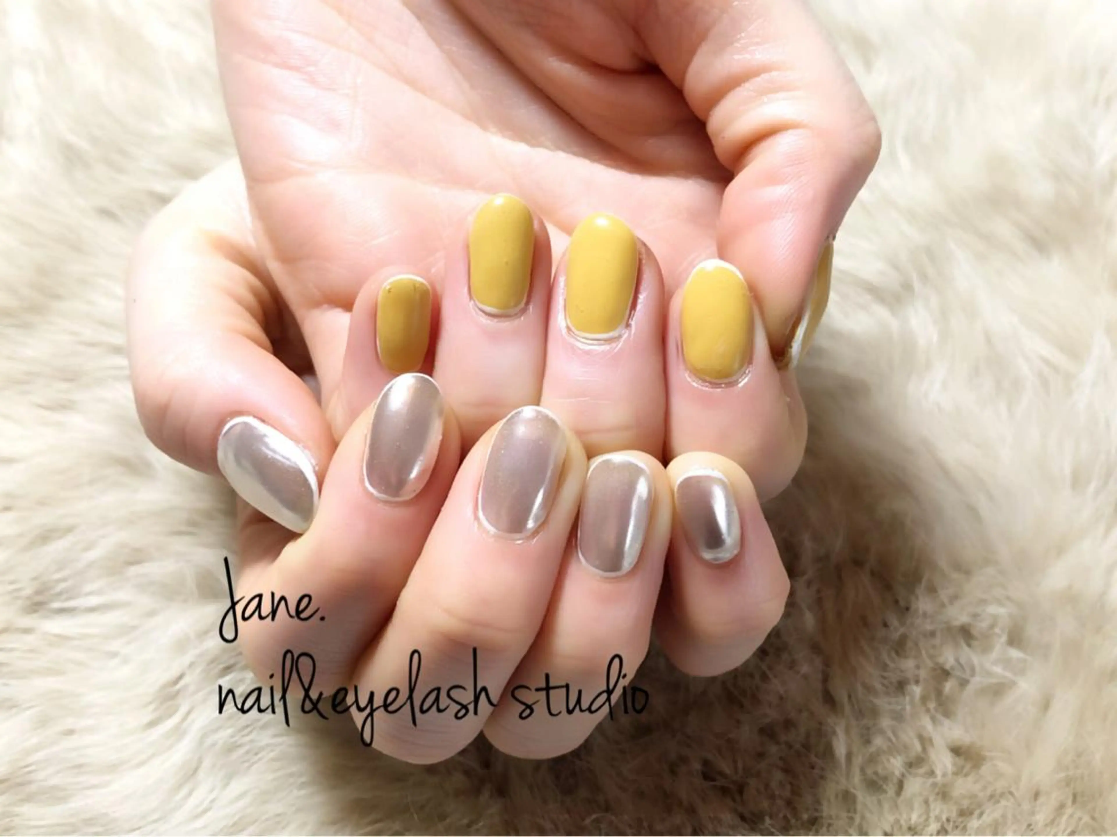 ネイル Yakko pas á pasのネイルデザイン