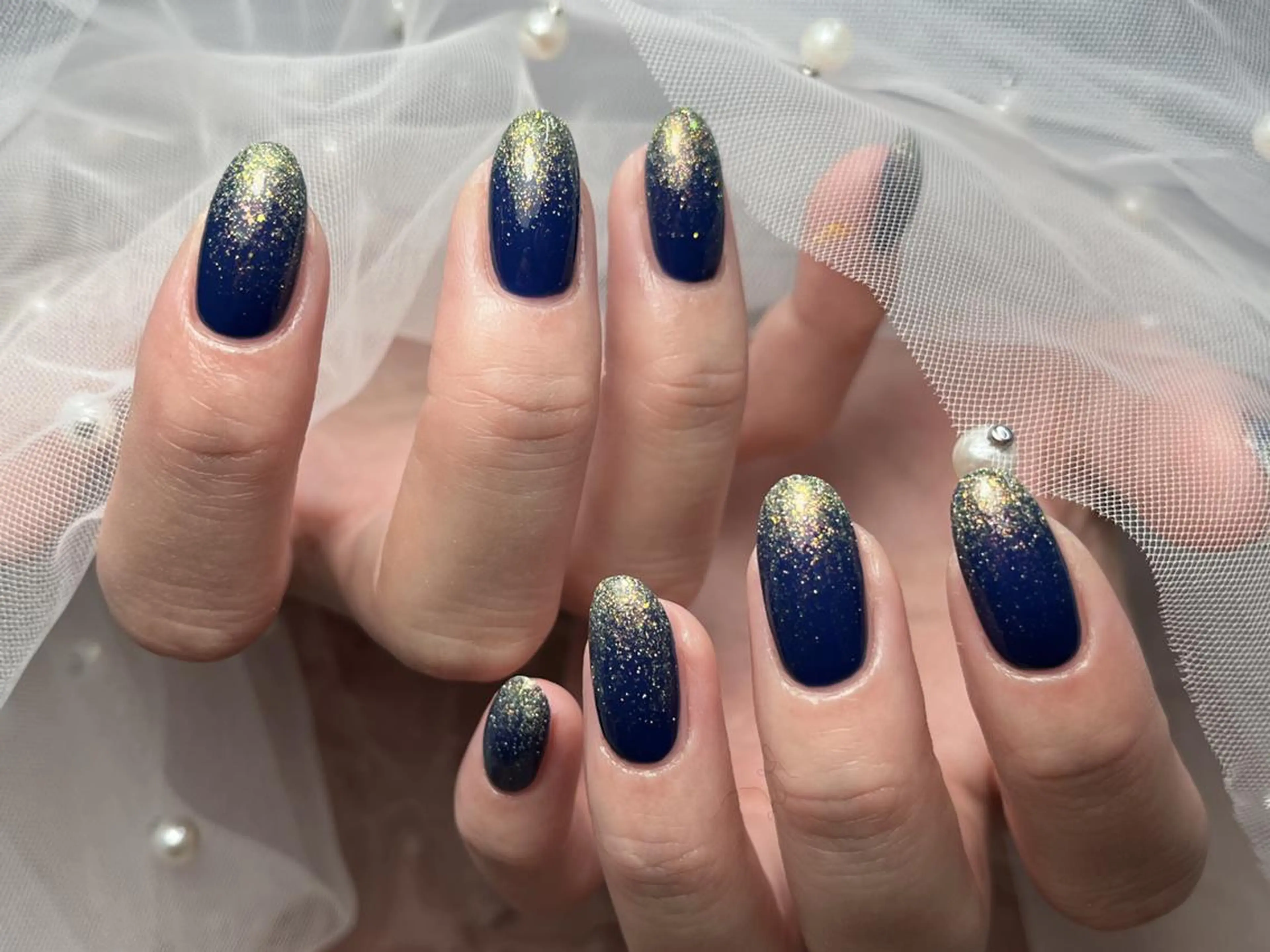 ネイル ブルー ゴールド ラメ(グリッター) ネイビー シンプルネイル ハンドネイル ハンドケア ToliyDeliy Nail Salonのネイルデザイン