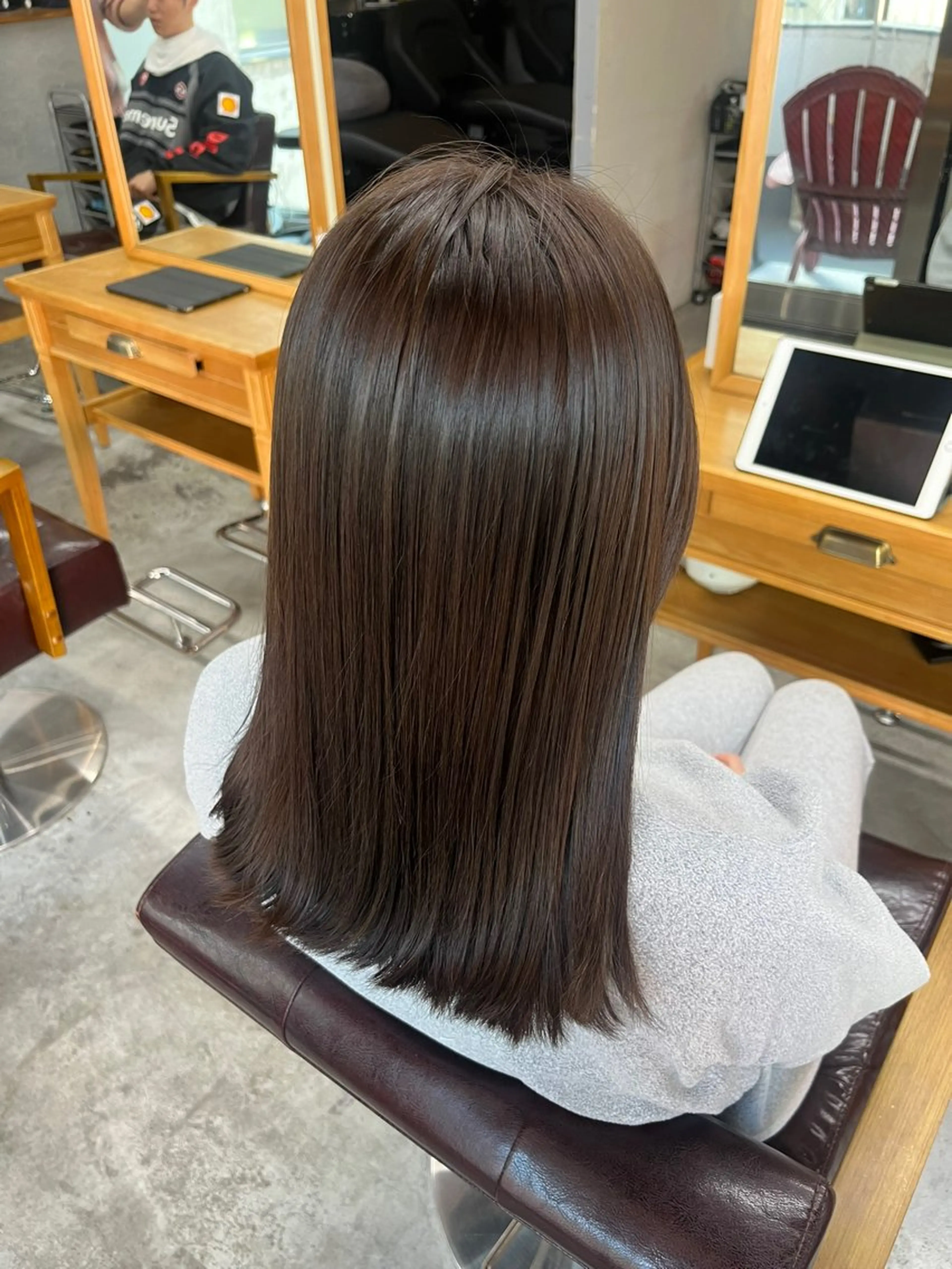 カラー 秋山 美奈のヘアスタイル