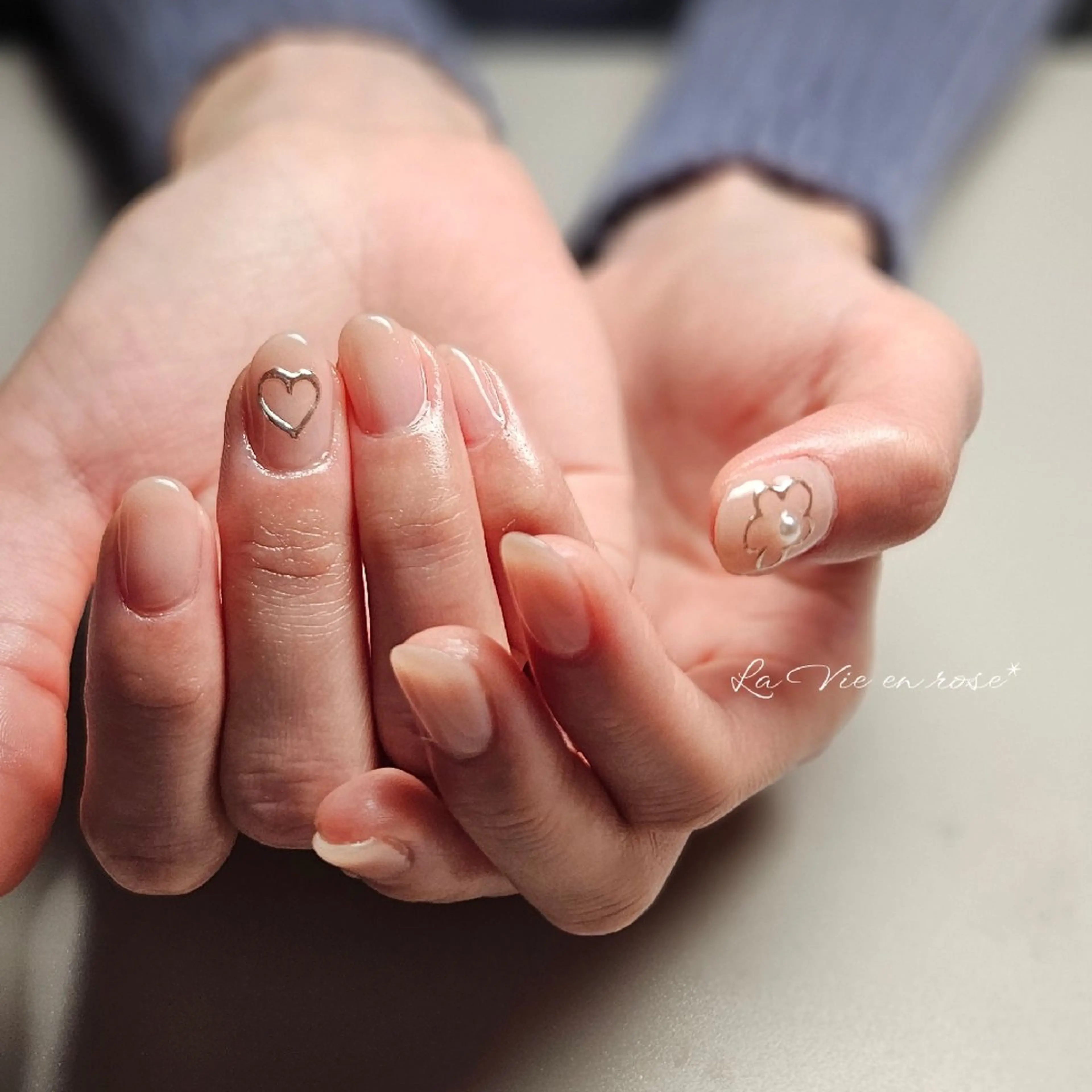 ネイル ラヴィアン ローズのネイルデザイン