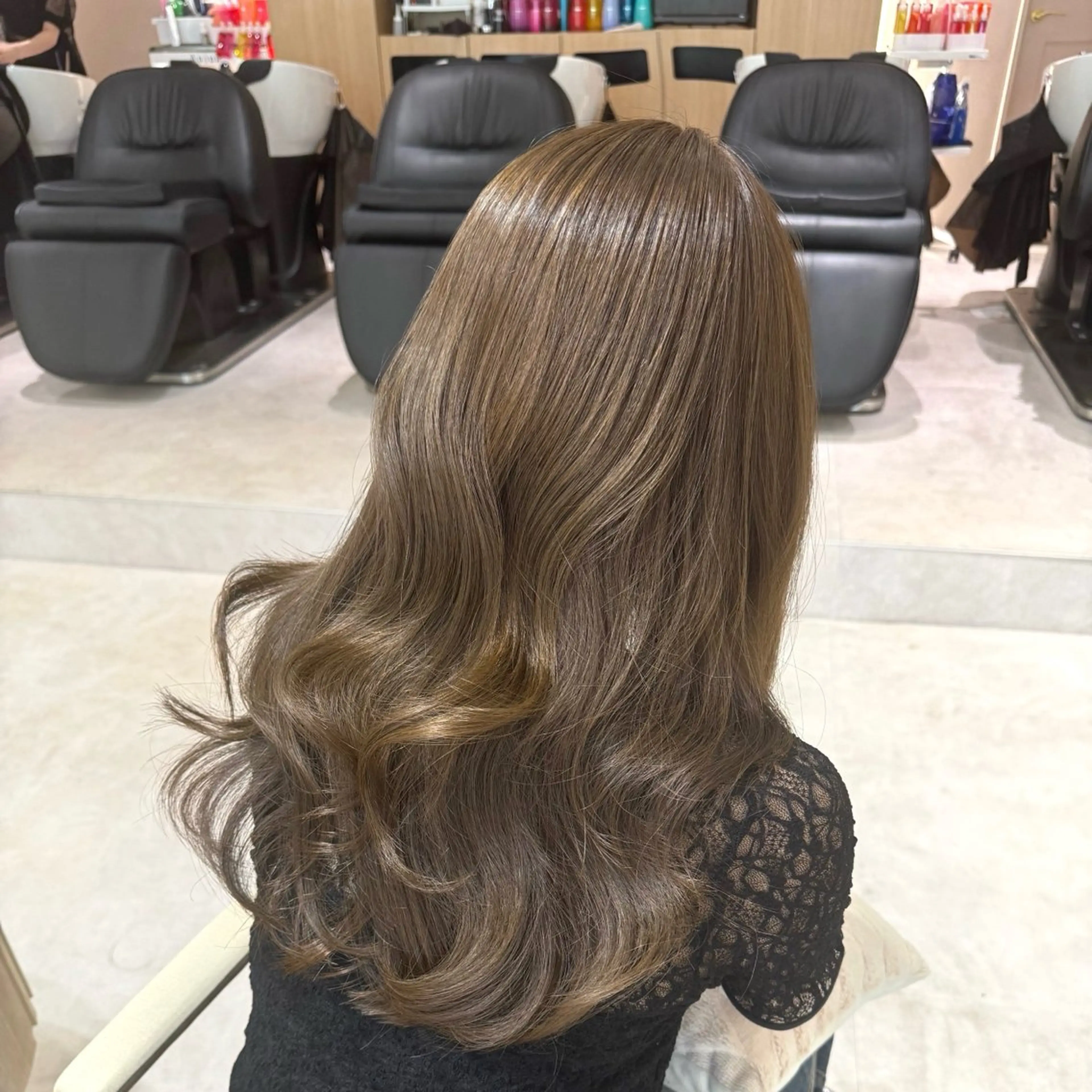 ロング 似合わせカット 小顔カット 縮毛矯正 カット ヘアカラー 1日1名様限定 予約可能のヘアスタイル