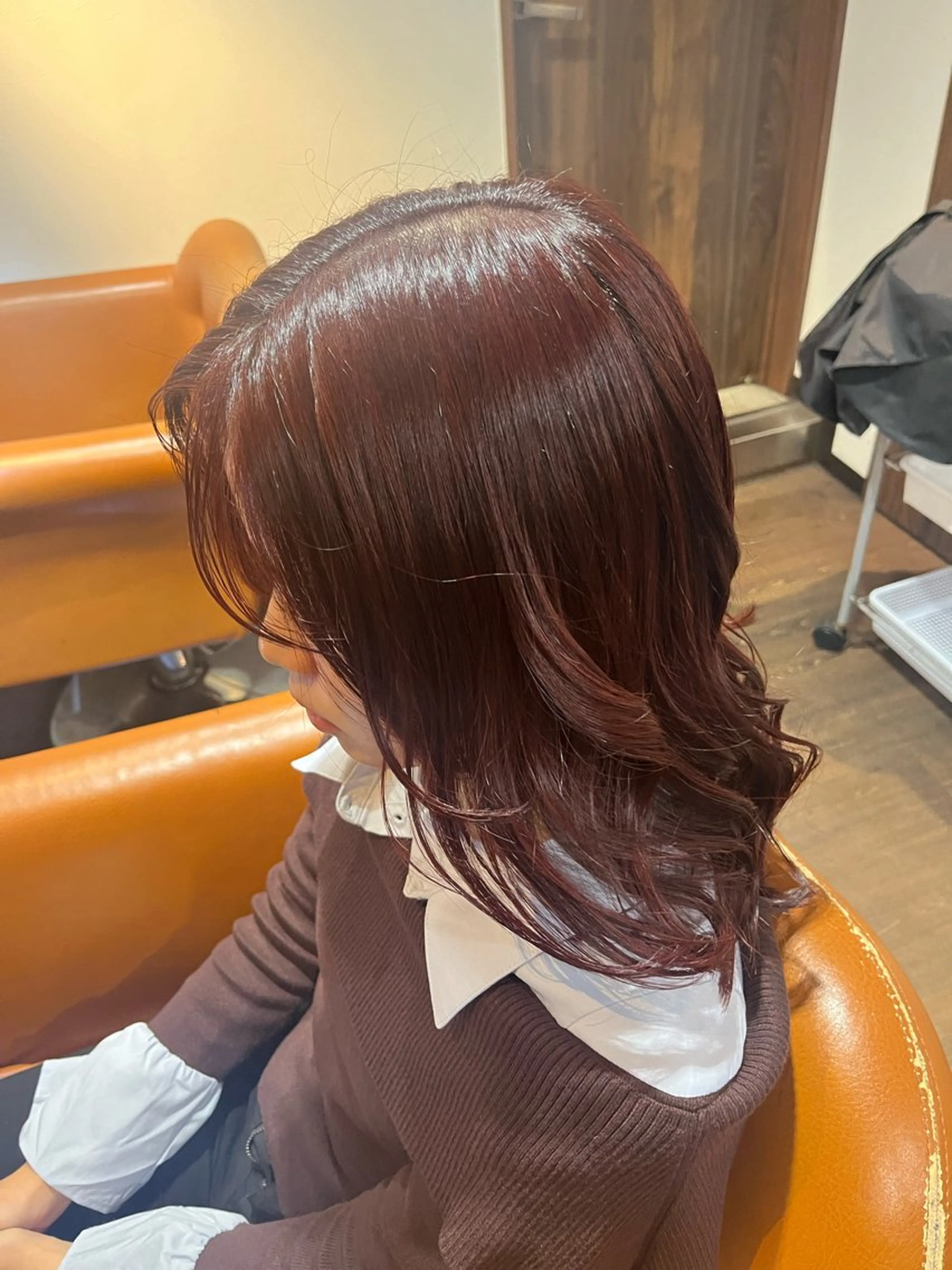 セミロング カラー 小泉 ゆあのヘアスタイル
