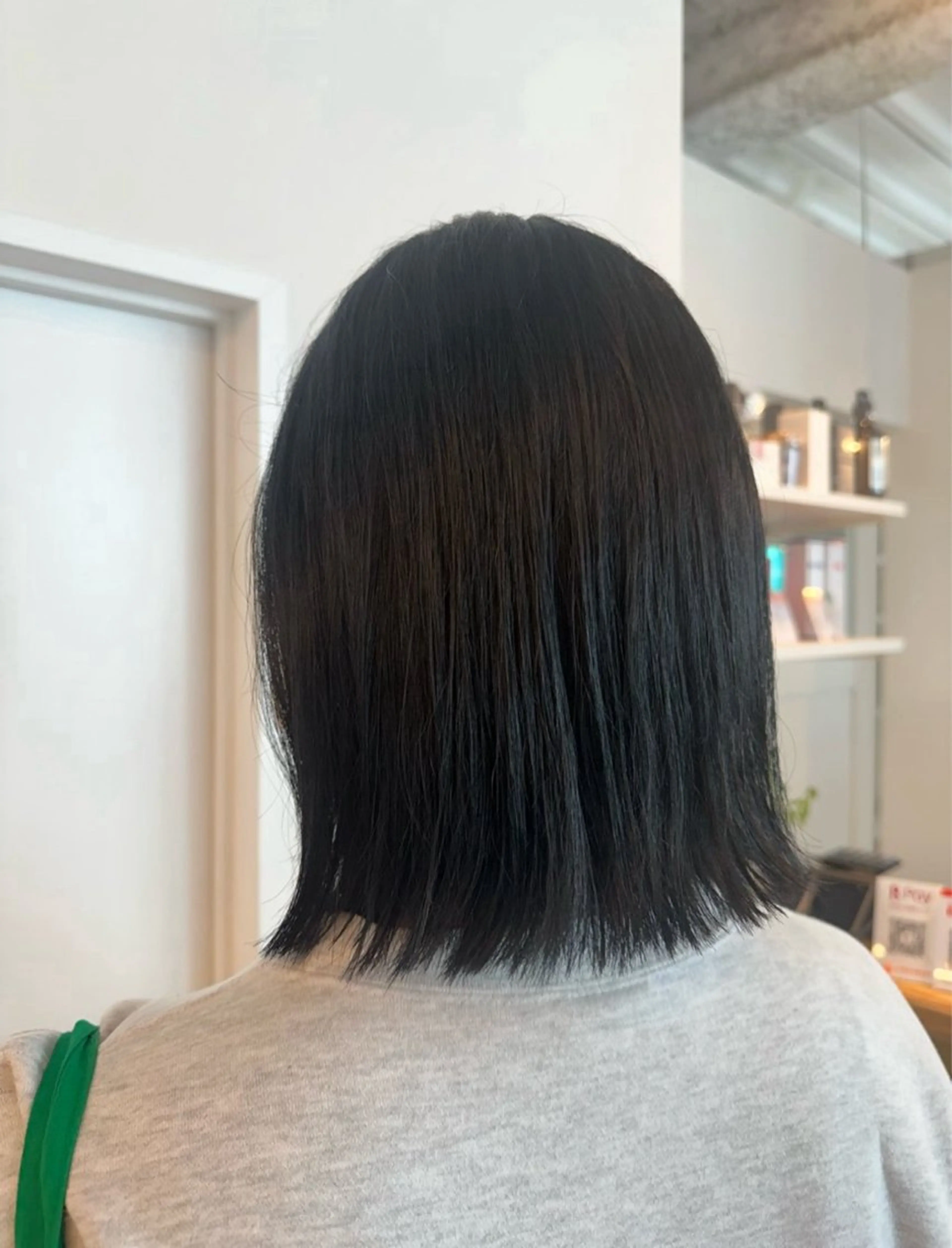 ショート カラー ブルーカラー カット オノ アイラのヘアスタイル