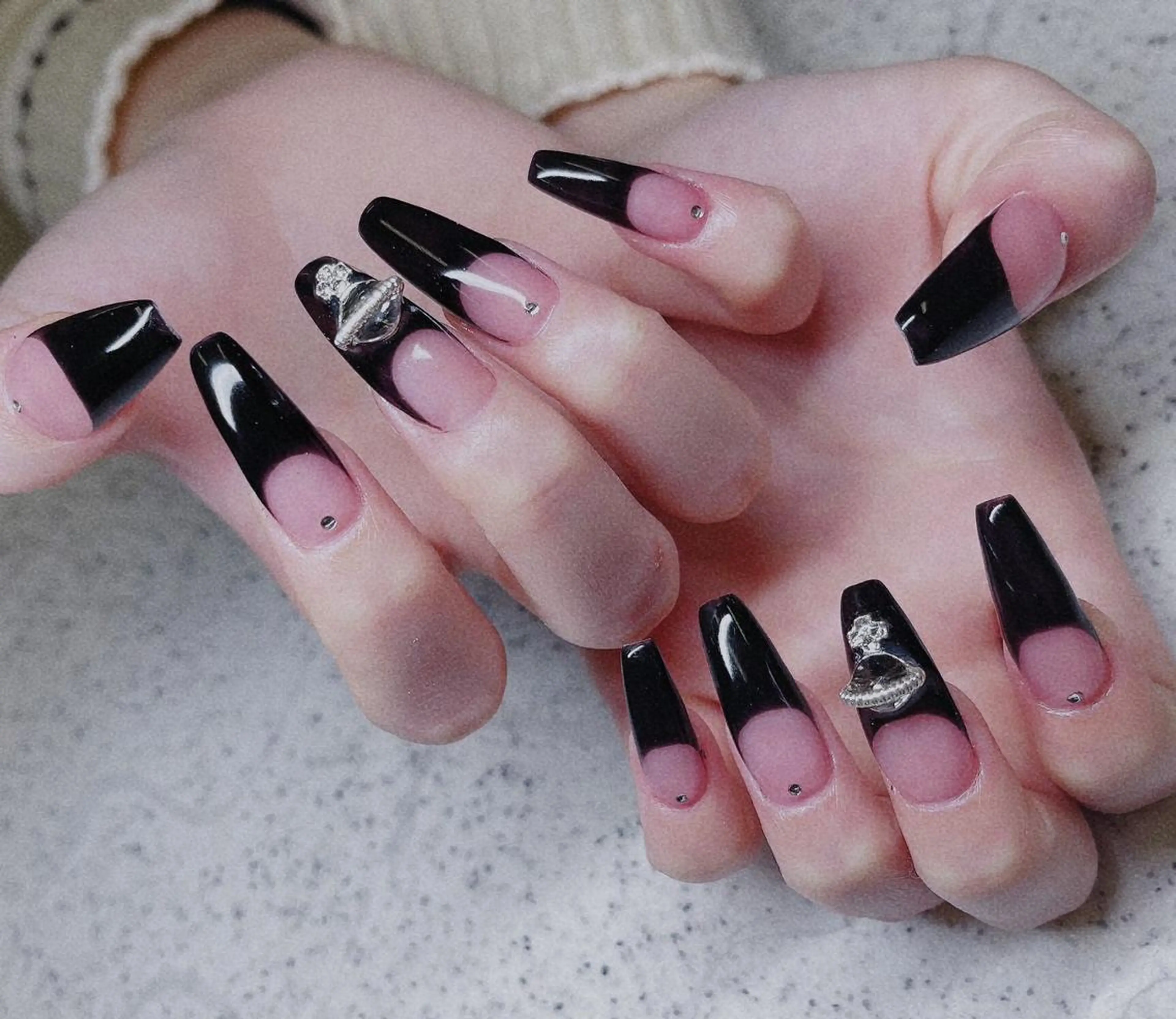 ネイル ハンドネイル Queens PUPUのネイルデザイン