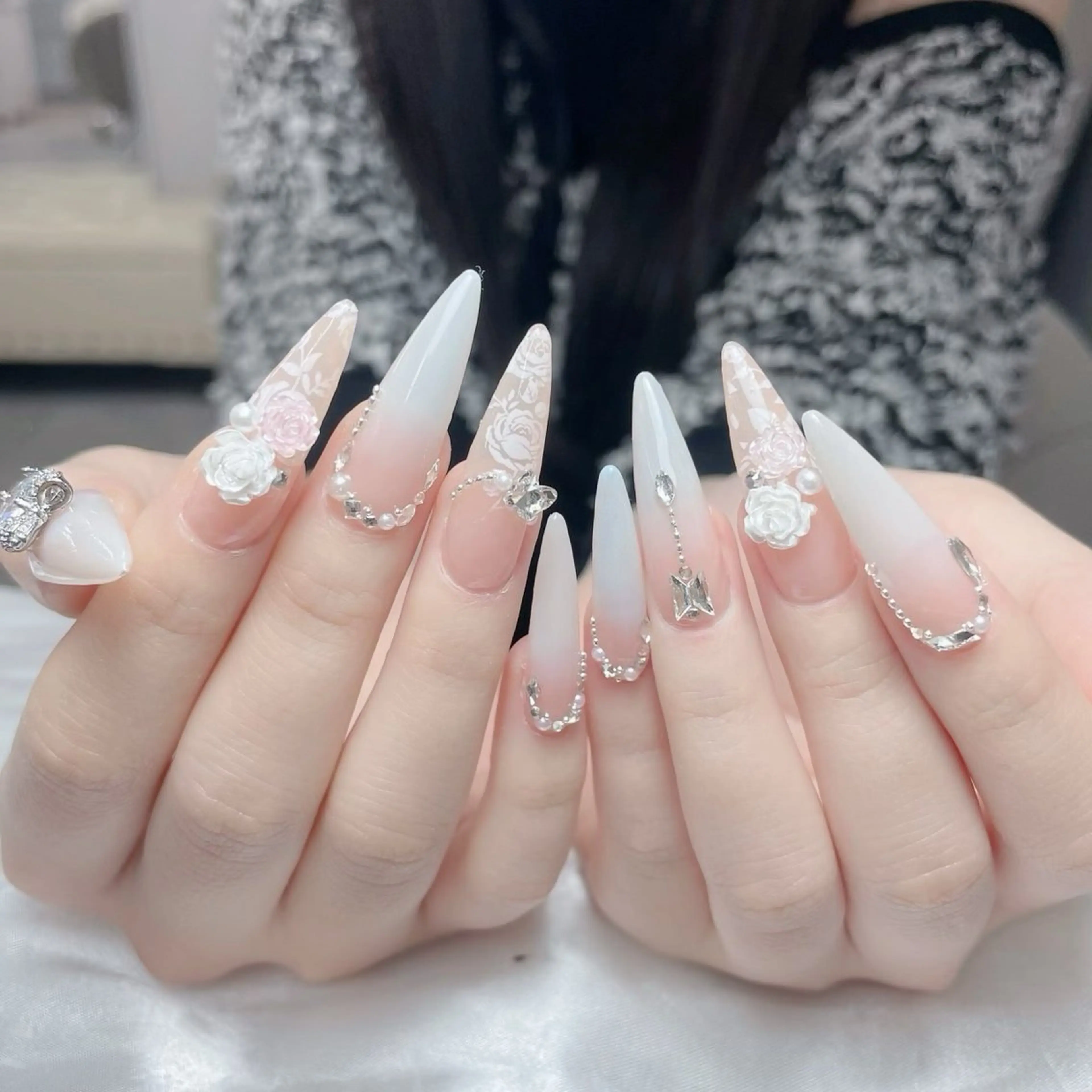 ネイル アートネイル チークネイル ジェルネイル ロングネイル マグネットネイル ハンドネイル Rin Nail 新大久保店のネイルデザイン