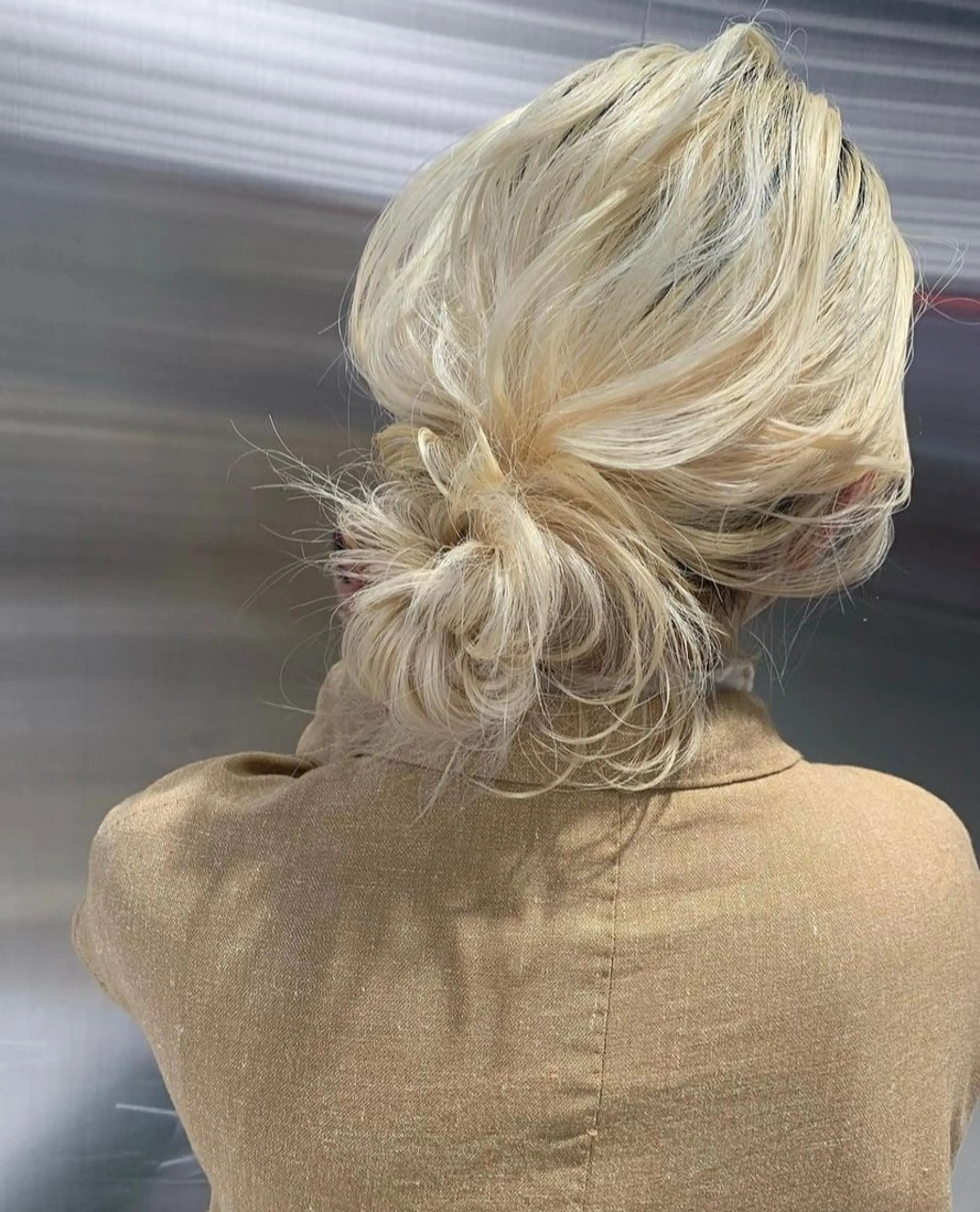 ミディアム カラー ヘアアレンジ ヘアセット mina 🌷のヘアスタイル