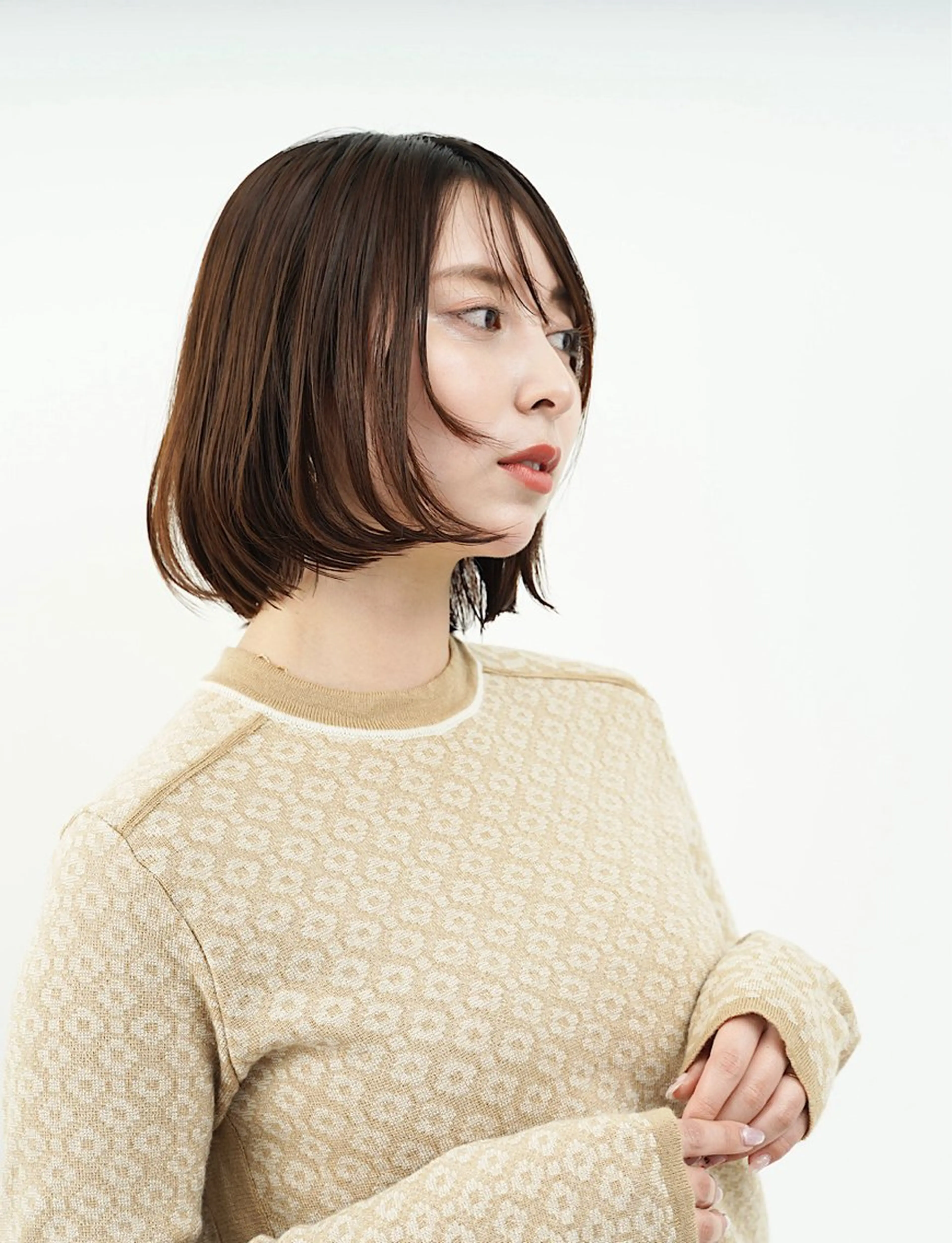 ミディアム カット ヘアカラー 縮毛矯正 トリートメント hoNua. 栄/透明感カラーのヘアスタイル