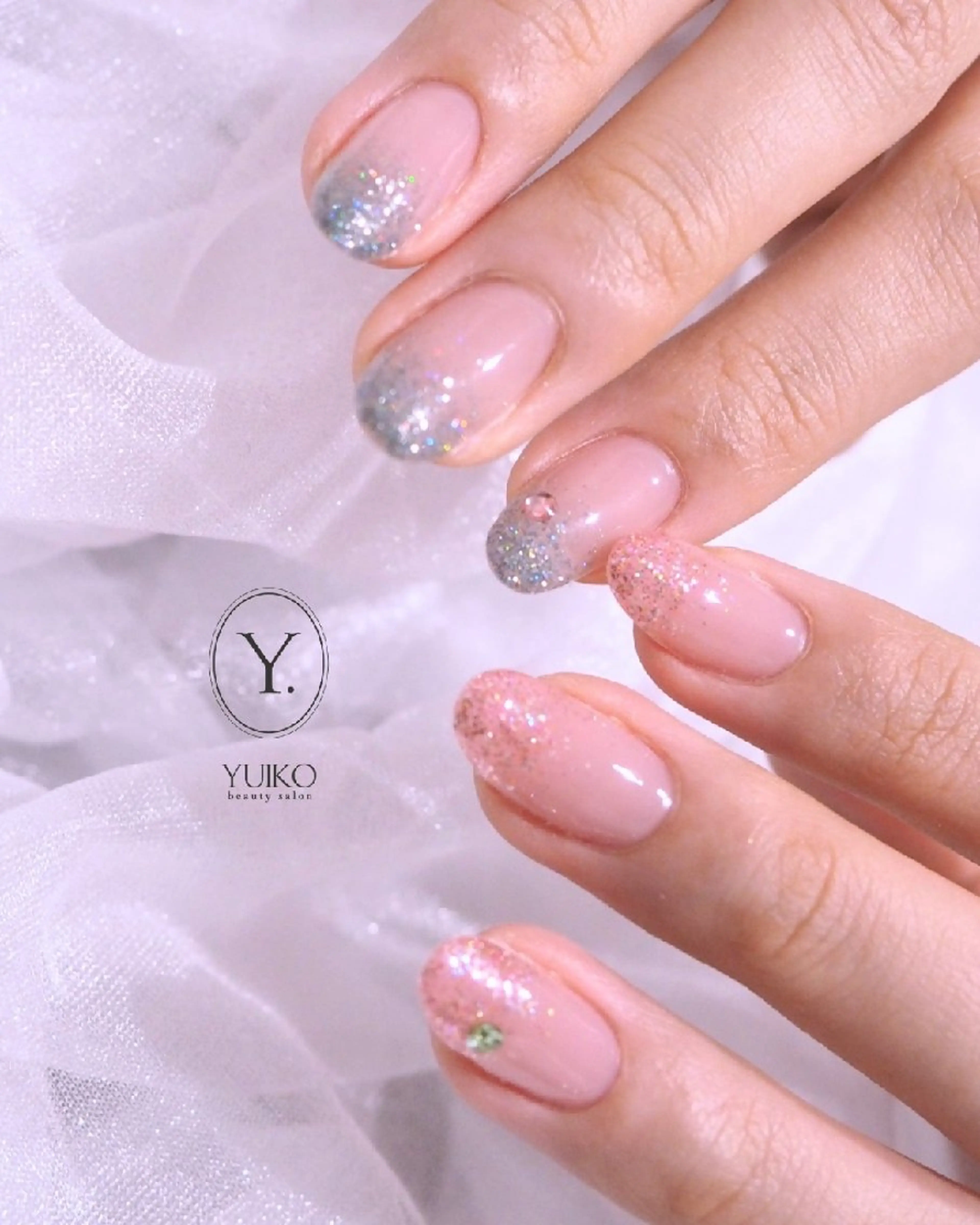 ネイル グラデーション キラキラネイル ハンドネイル YUIKO _nail のネイルデザイン