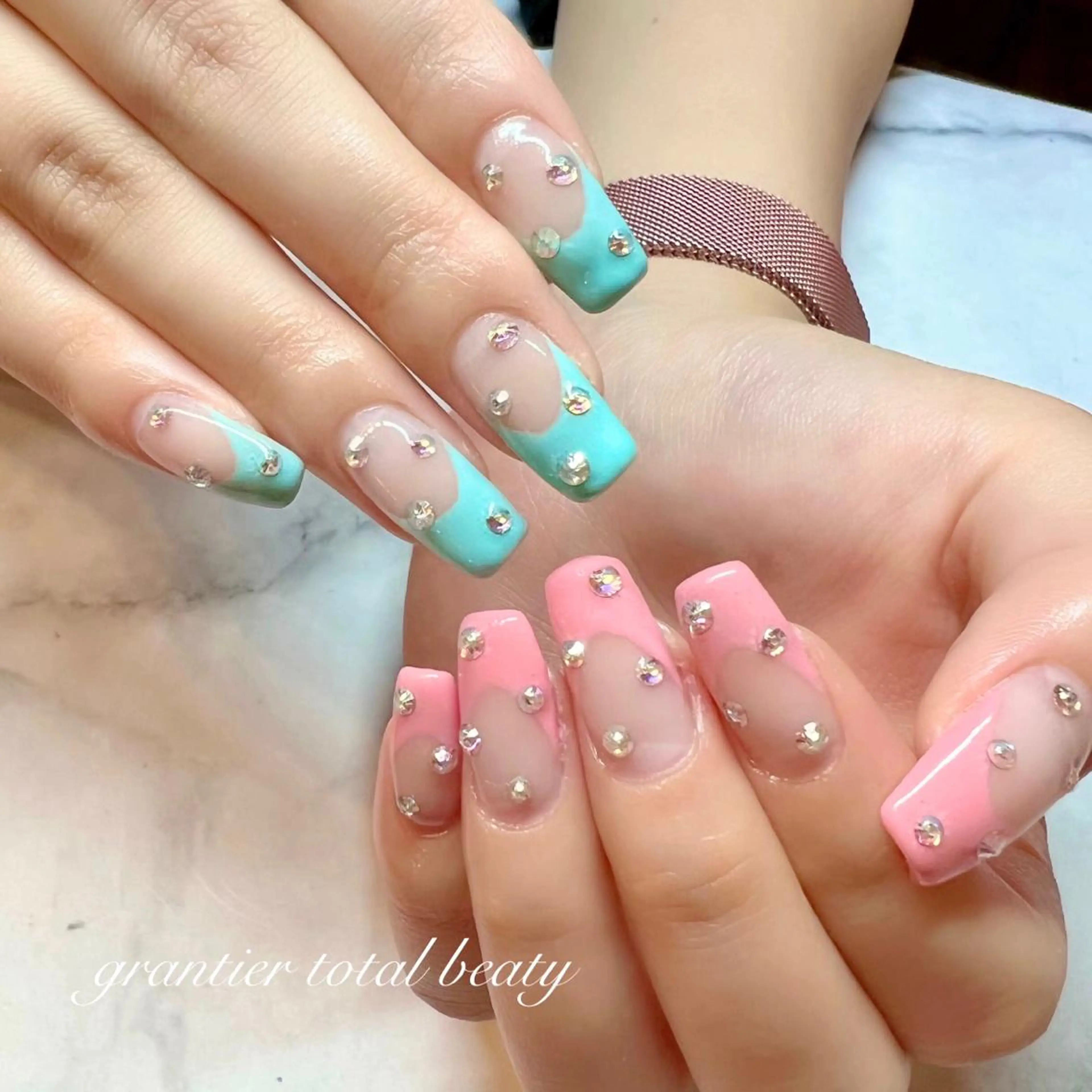 ネイル アートネイル ストーンネイル grantier beautyのネイルデザイン