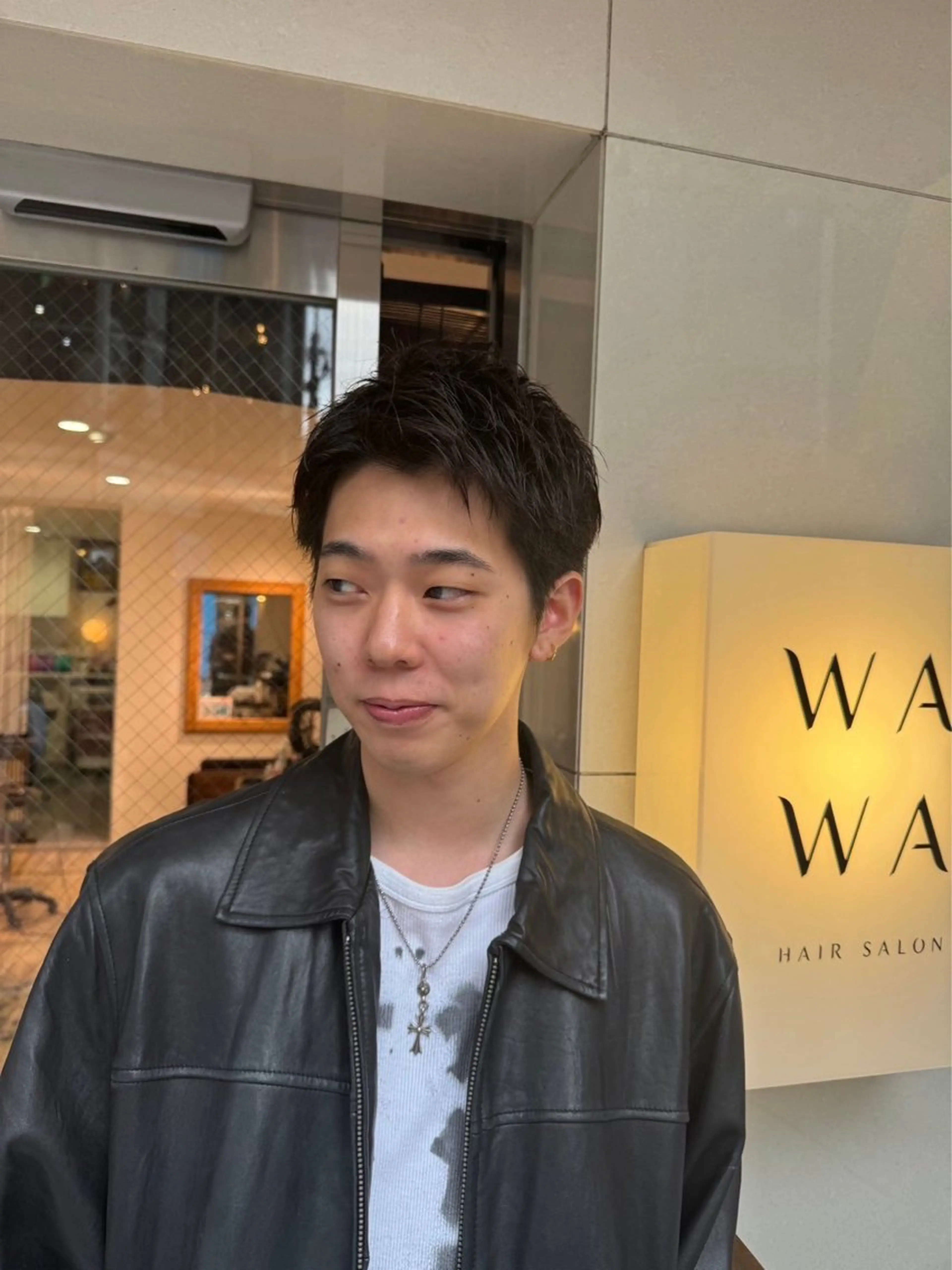 ショート メンズ アップバング 刈り上げ カット 艶カラー、パーマ 祥一朗 WAWAのヘアスタイル