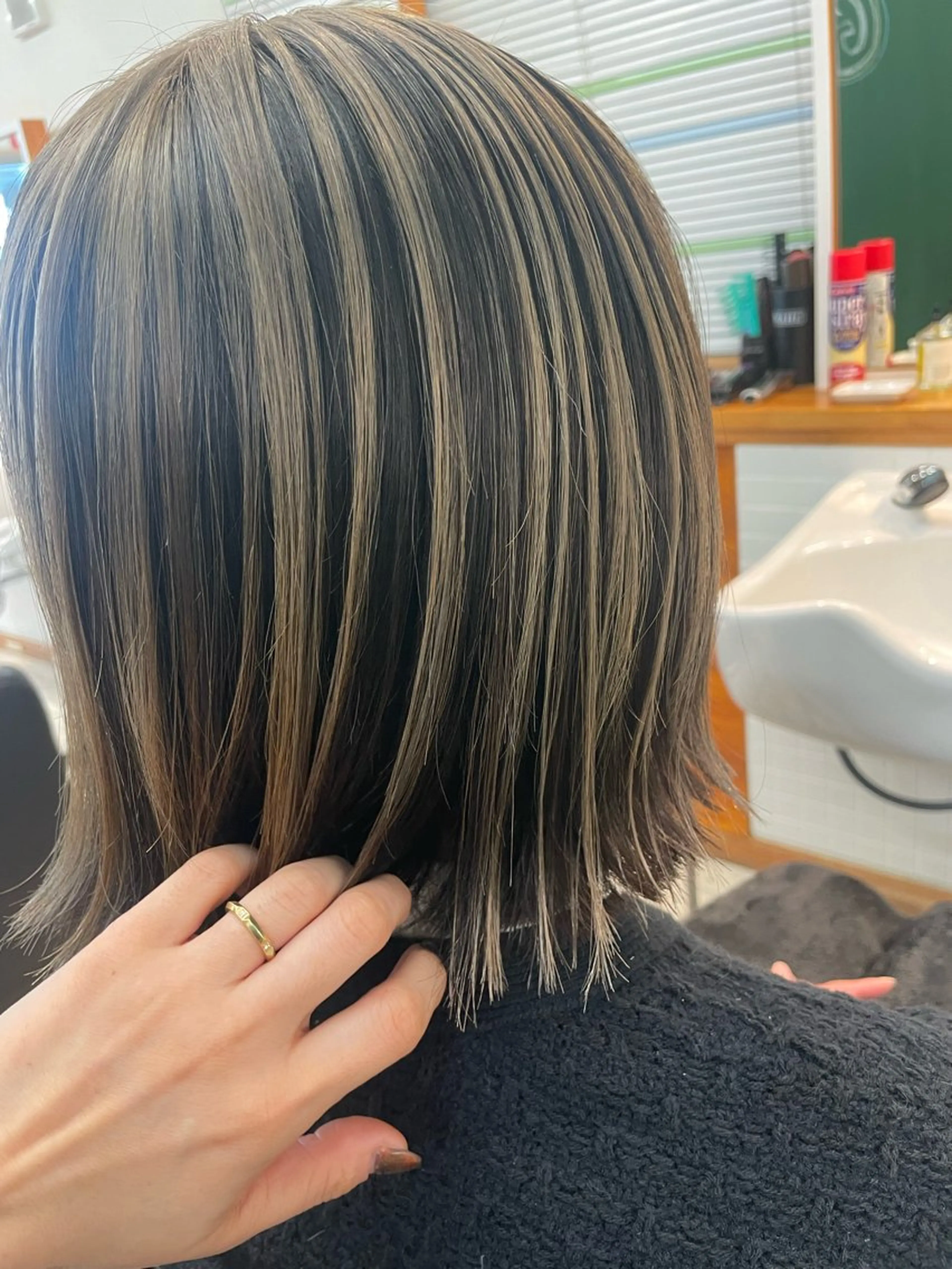 ミディアム カラー ブリーチ 通い続けられるサロン ママ美容師　明日香のヘアスタイル