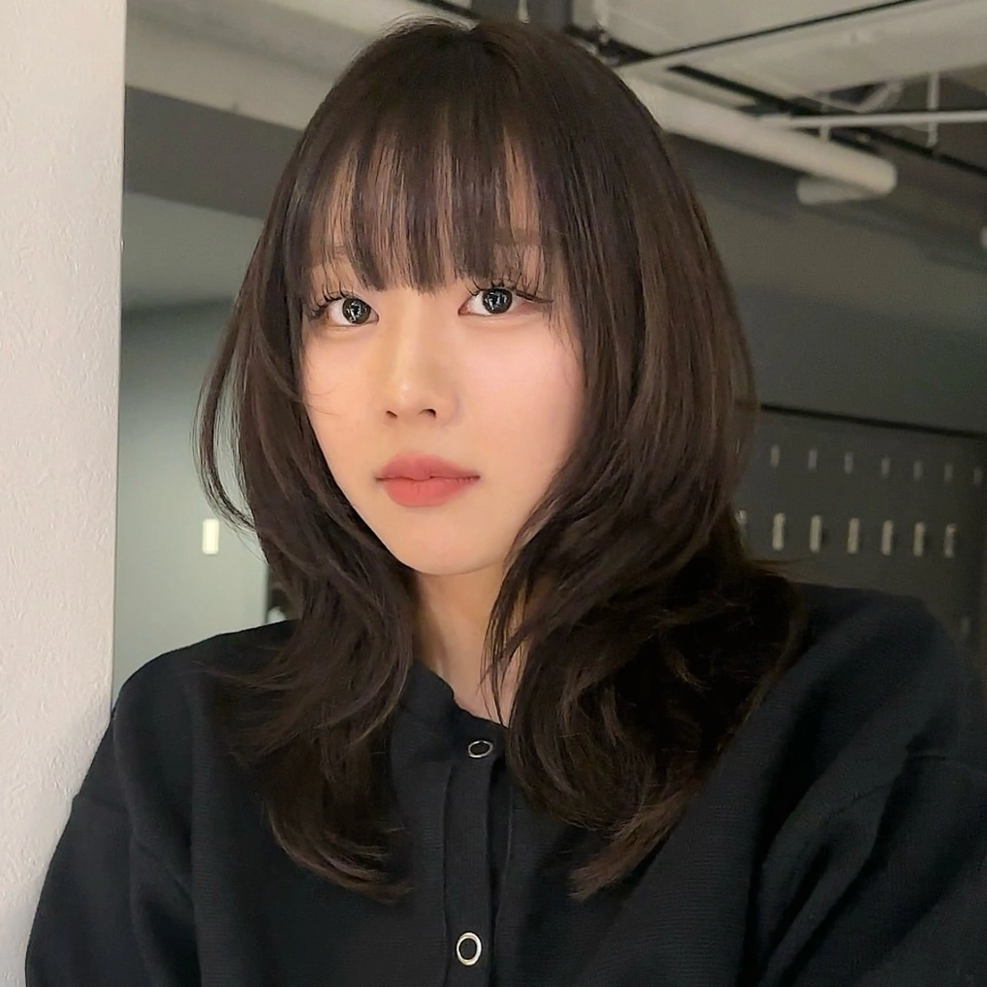 ミディアム 岸本 理希のヘアスタイル