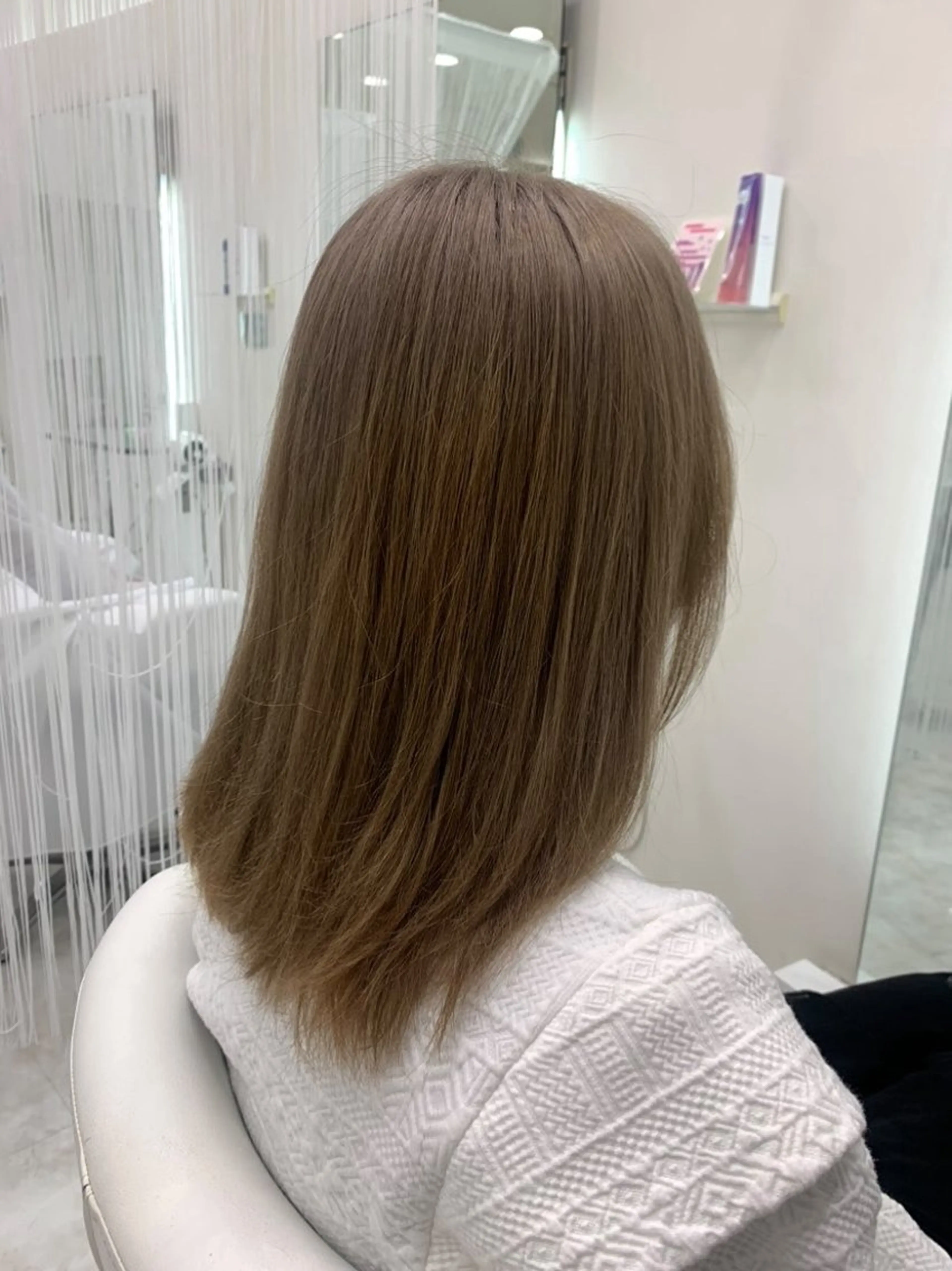 ロング カラー ベージュカラー ミルクティーベージュ カット ヘアカラー 山森 大地のヘアスタイル