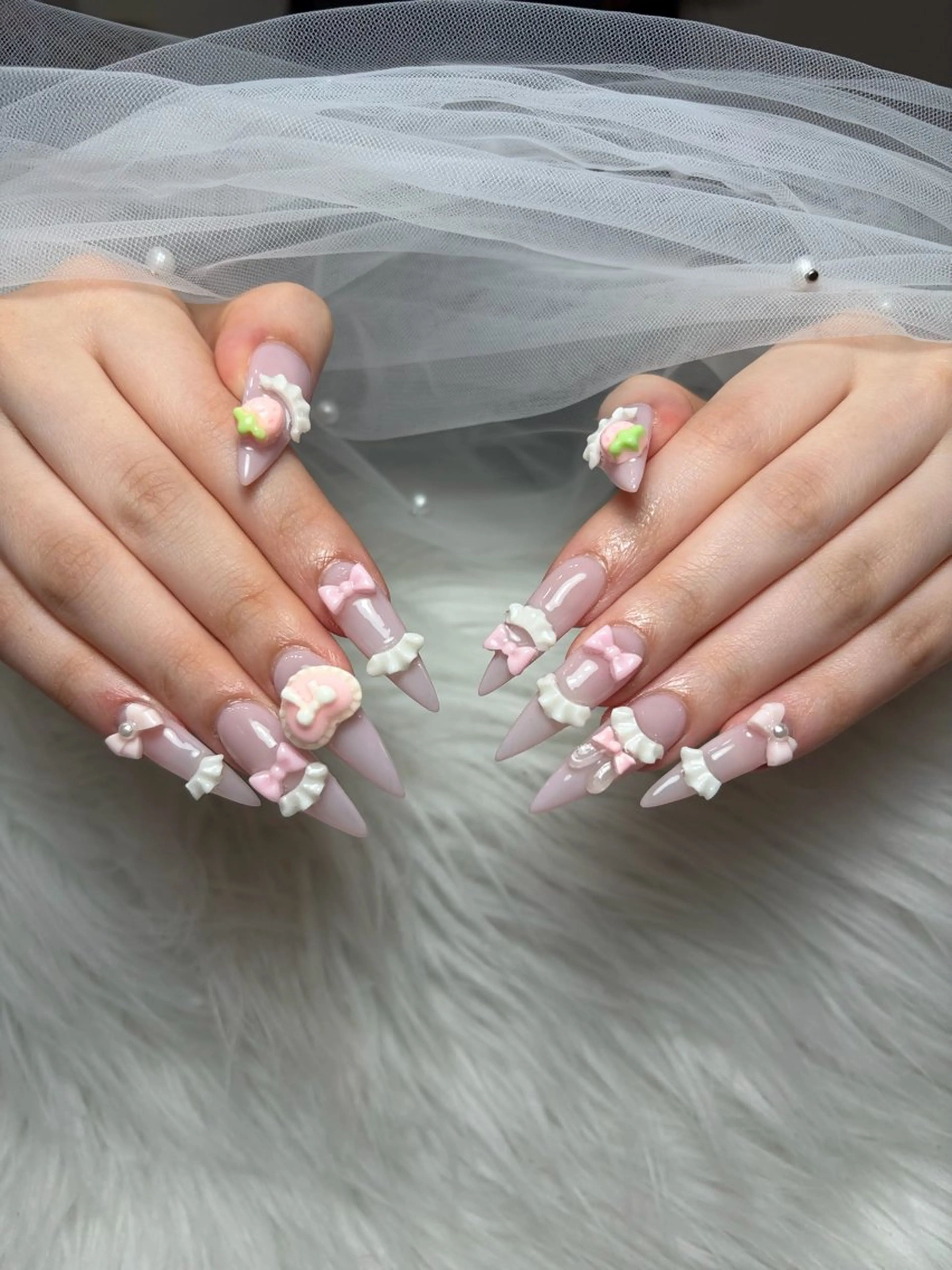 ネイル アートネイル 長さ出し ジェルネイル 韓国ネイル マグネットネイル ハンドネイル Cloudy Chan Nailのネイルデザイン