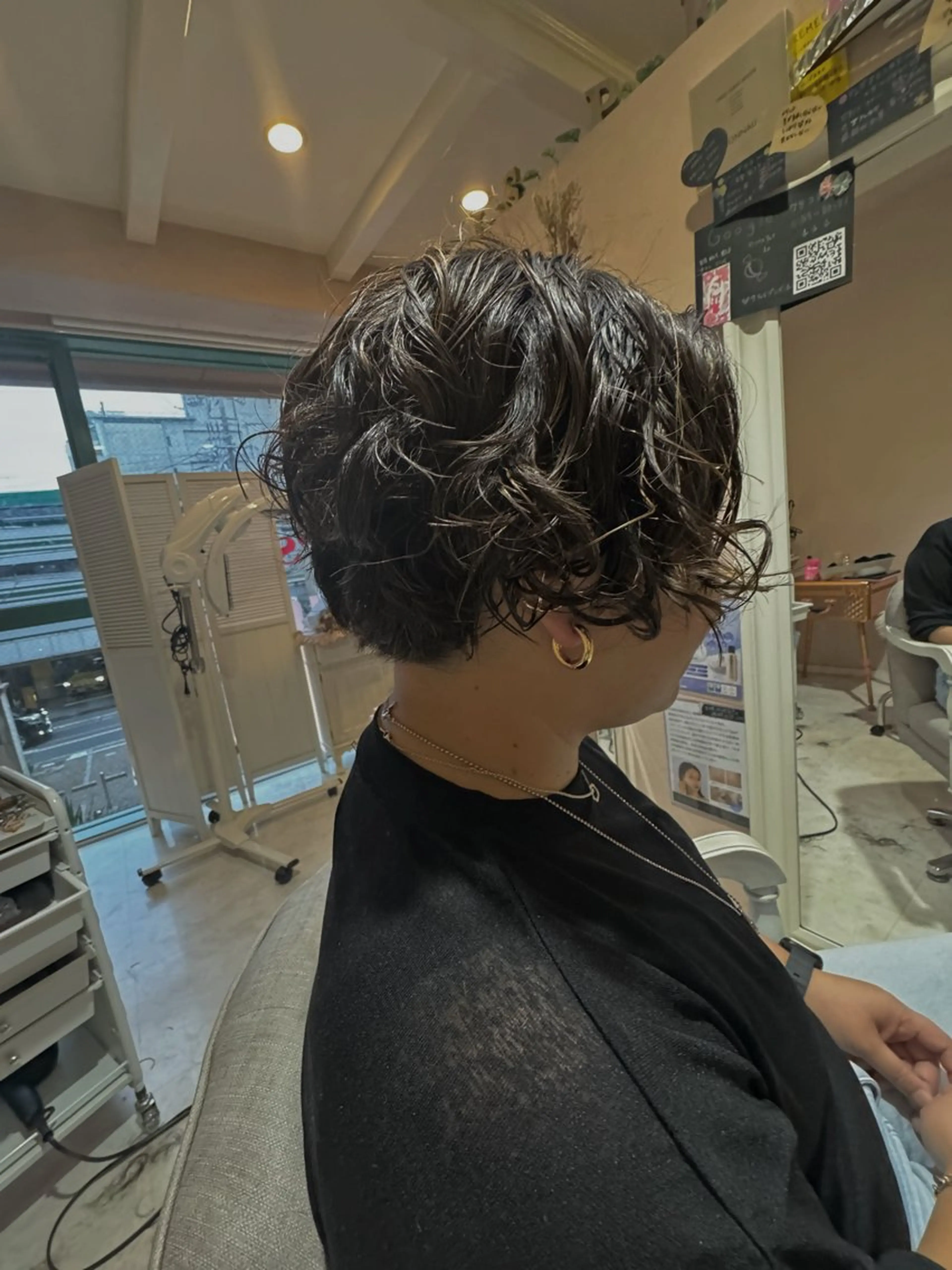 ショート パーマ 磯部 彩のヘアスタイル