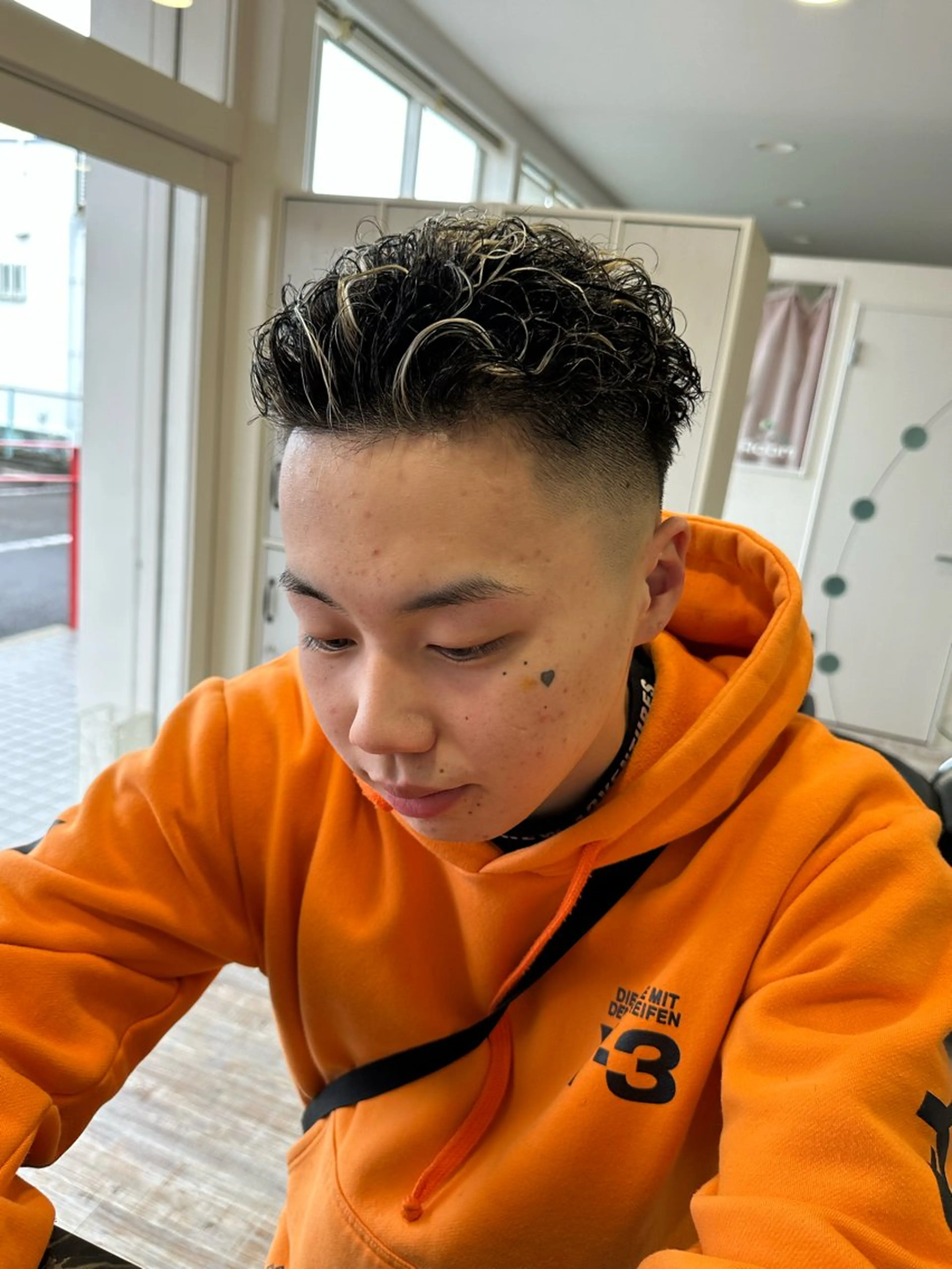 ショート カラー パーマ メッシュ 平賀 大陽のヘアスタイル