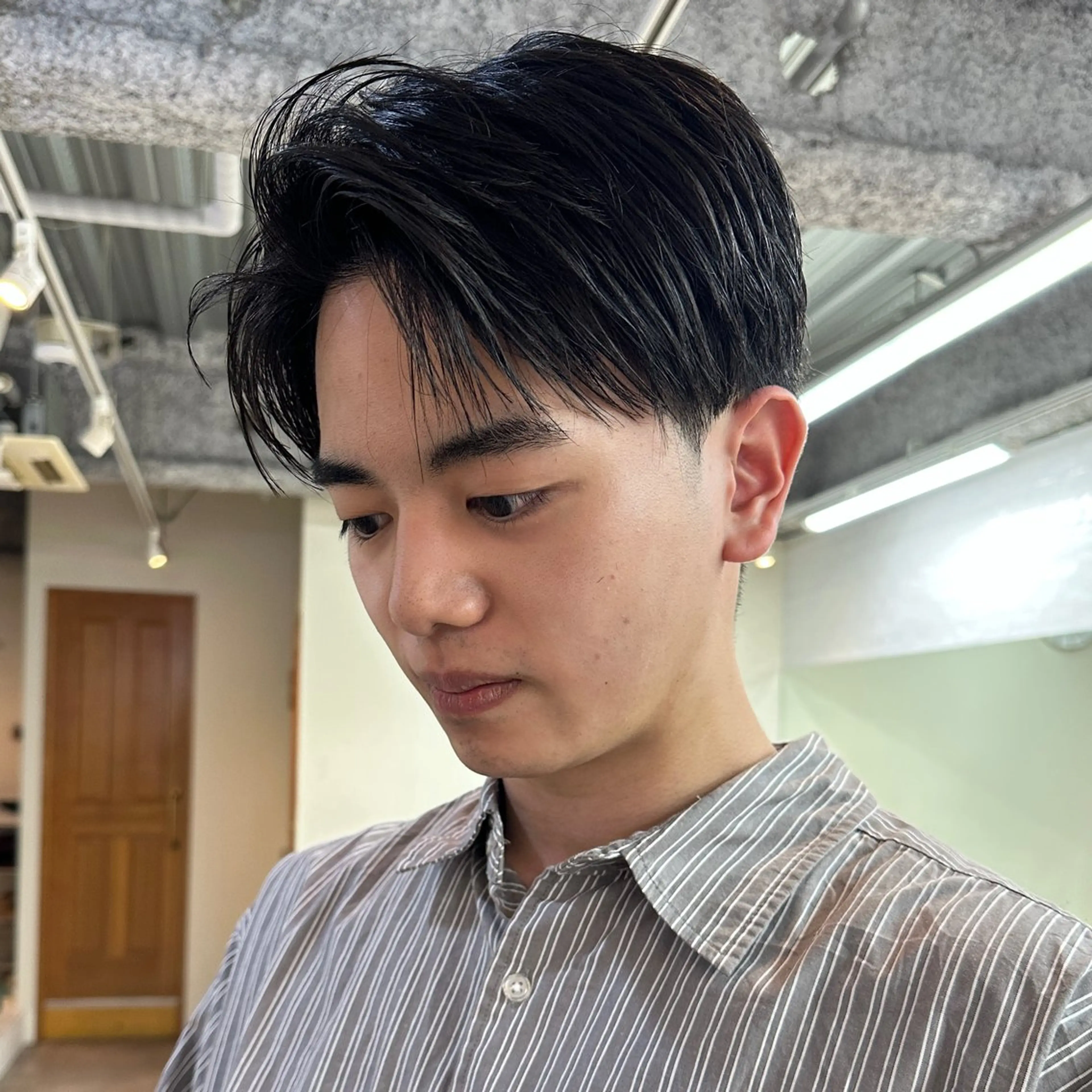 ショート メンズ センターパート メンズ韓国風 韓国風ヘア カット トリートメント JINKIメンズ特化 メンズカットパーマのヘアスタイル