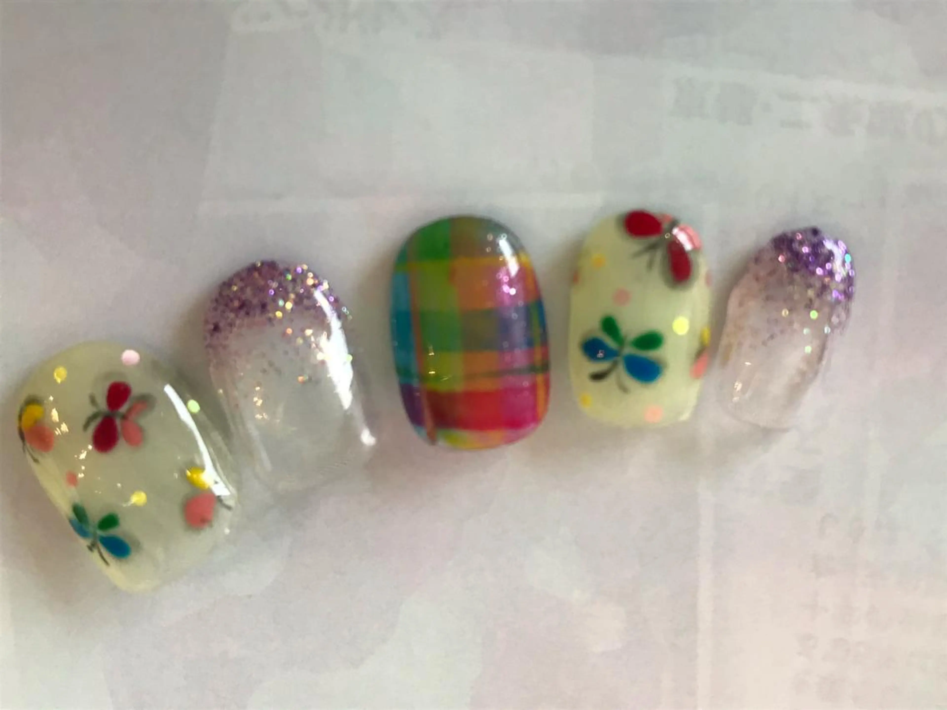 ネイル ハンドネイル ネイル ティアラのネイルデザイン