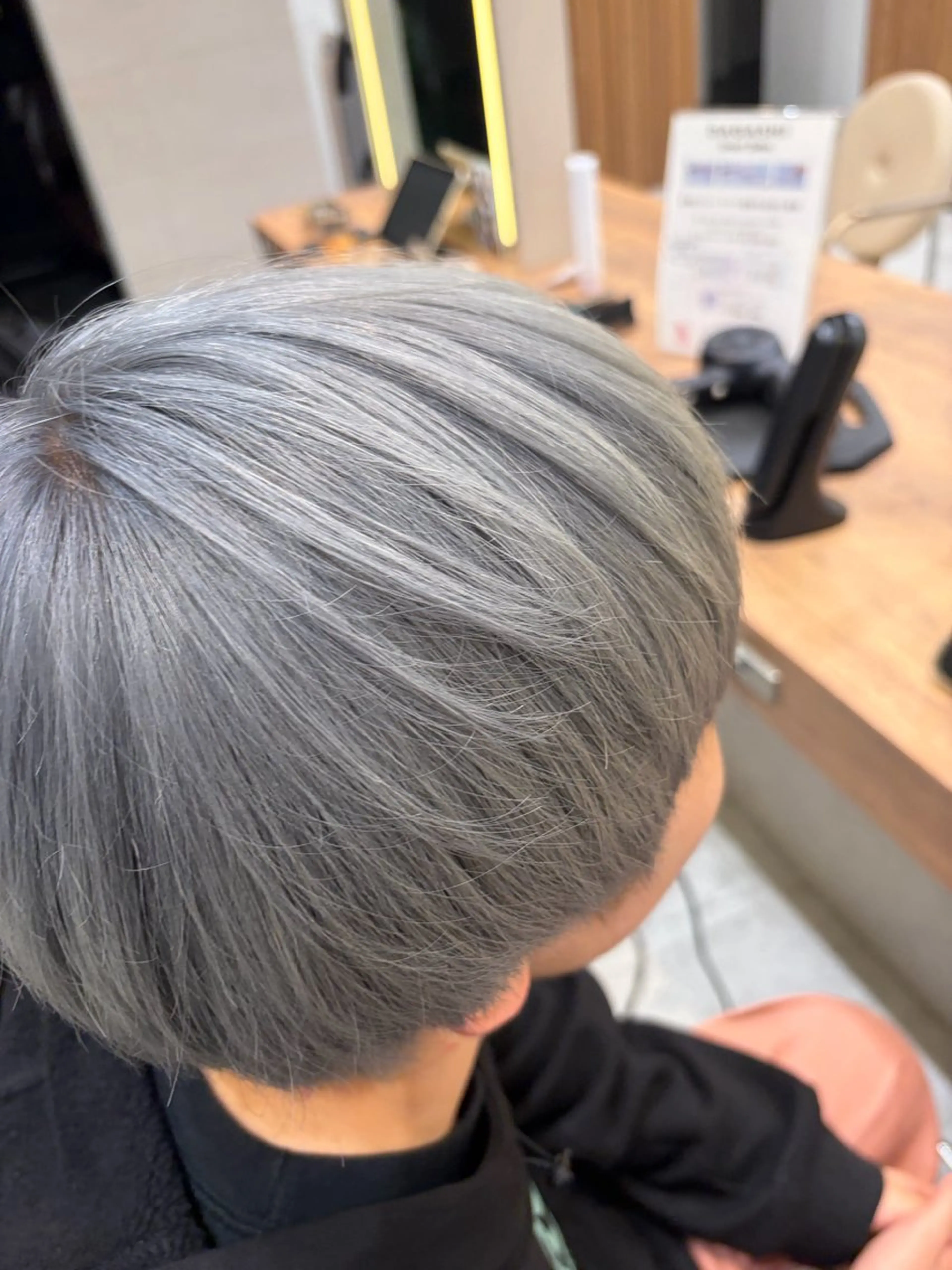 カラー 高麗邉 莉央のヘアスタイル