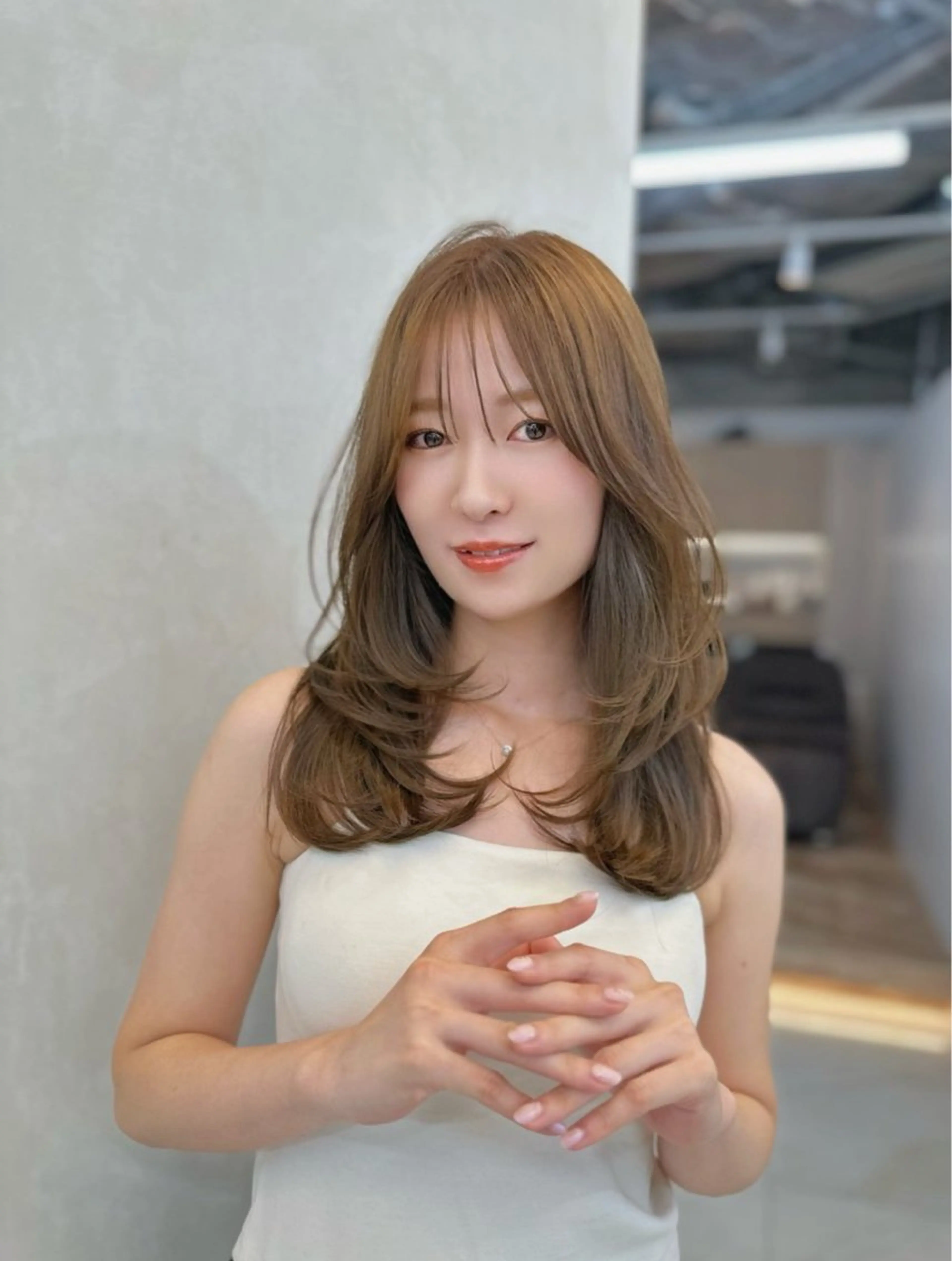 ロング カラー ベージュカラー ブリーチ ブリーチなしカラー クリスマス 韓国風レイヤーカラー ライムのヘアスタイル