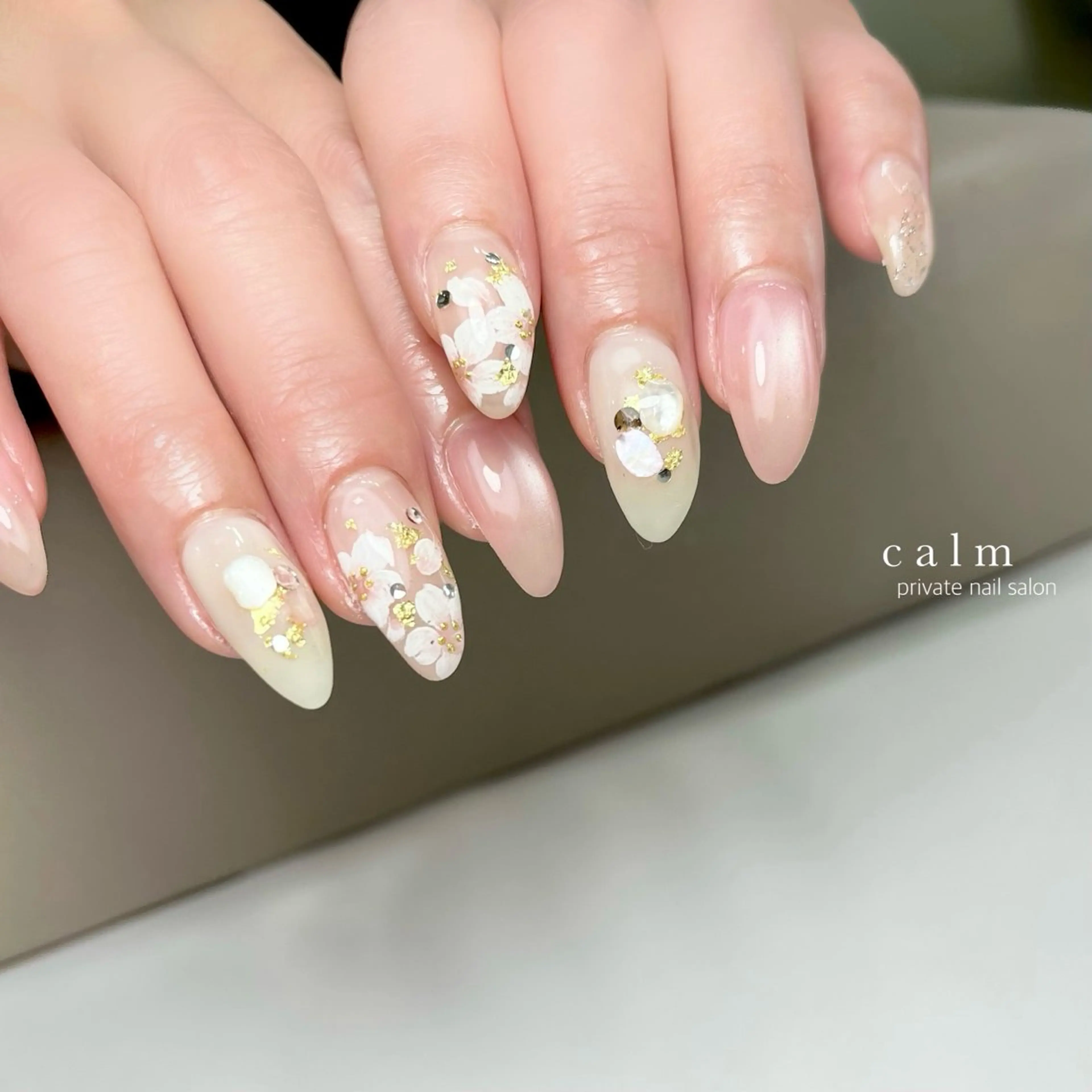 ネイル ハンドネイル calm 〔ｶｰﾑ〕のネイルデザイン