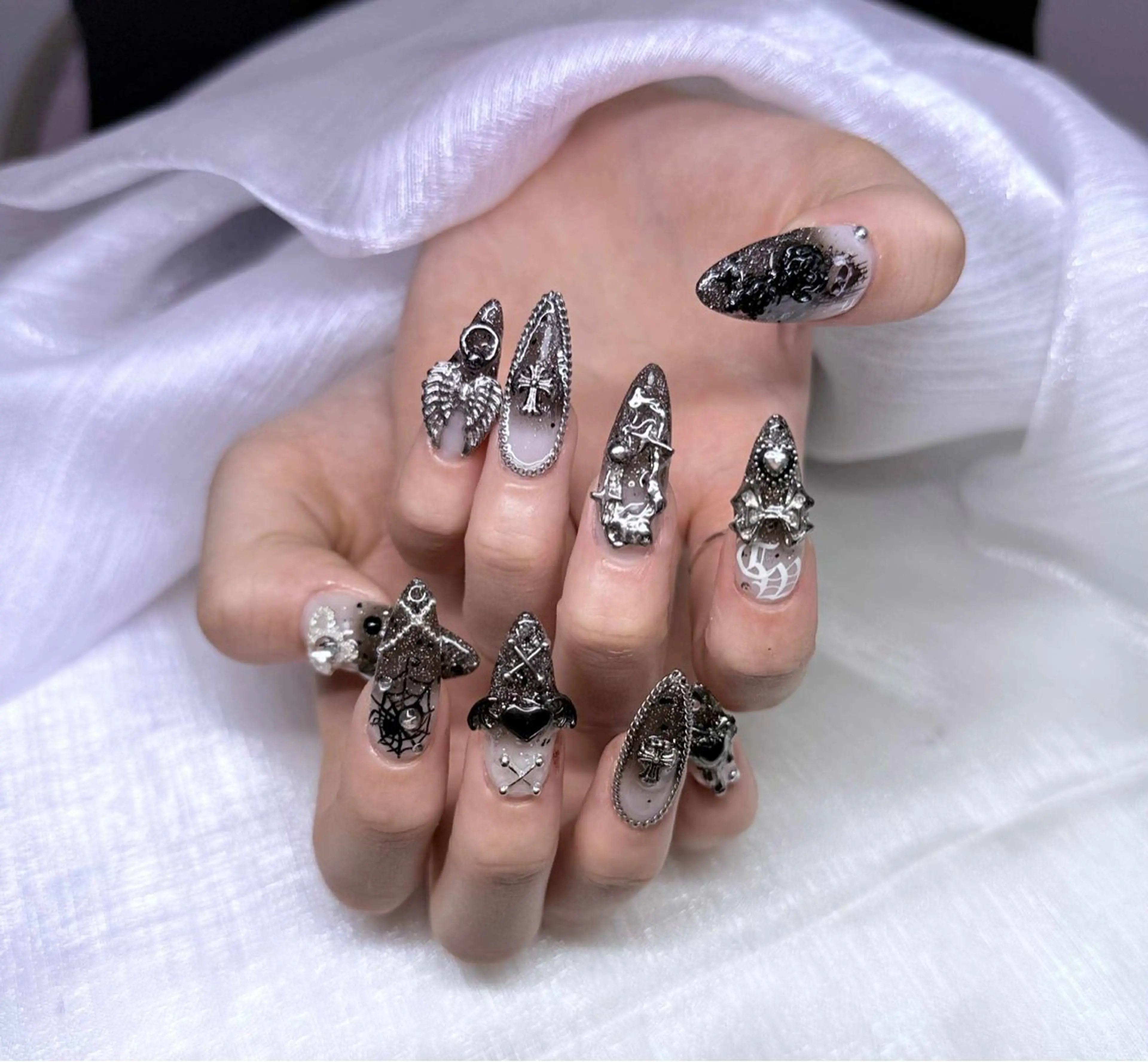 ネイル ハンドネイル Lee Nailsのネイルデザイン