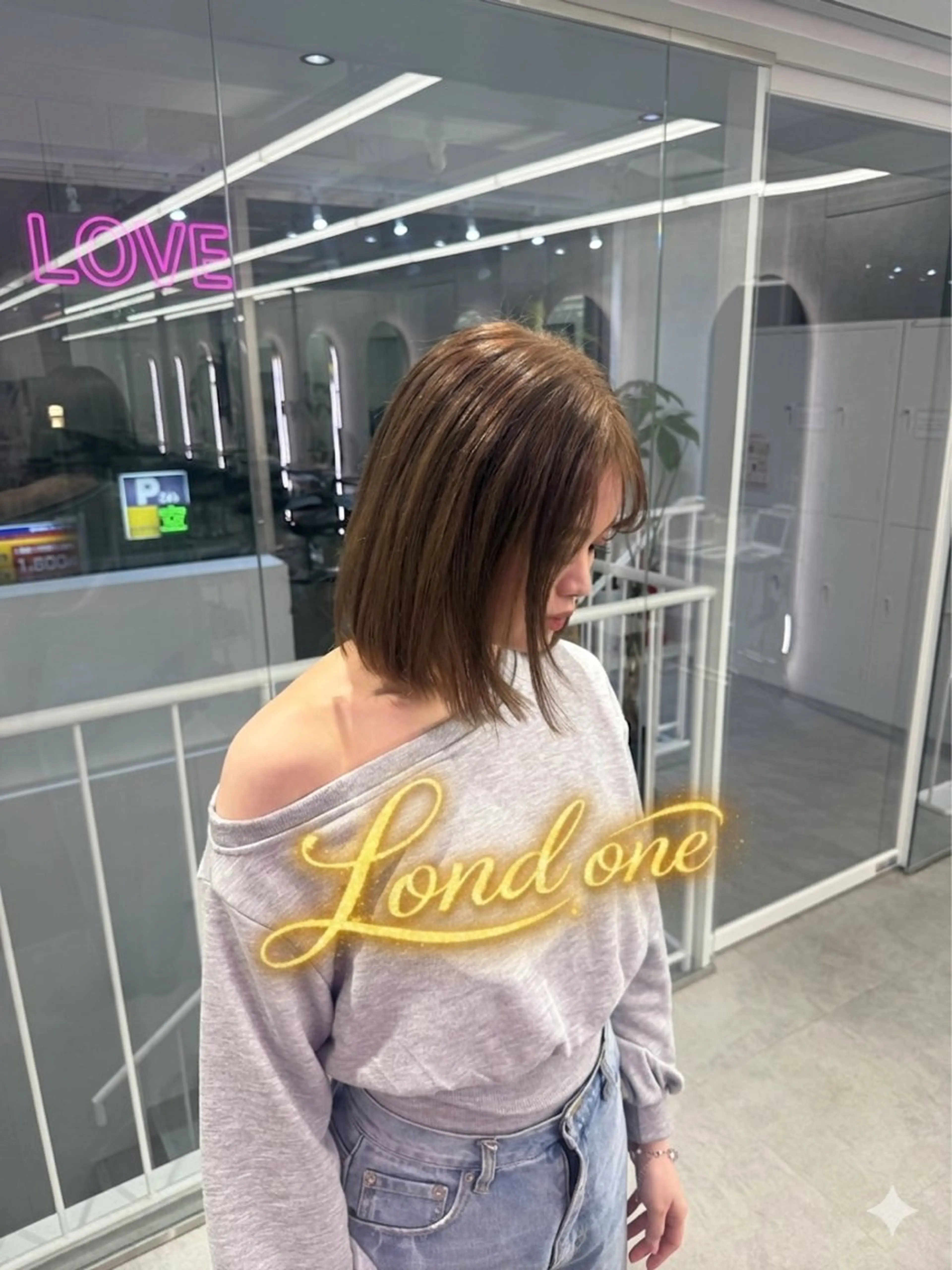 ショート ヘアカラー 中野 光瑠のヘアスタイル