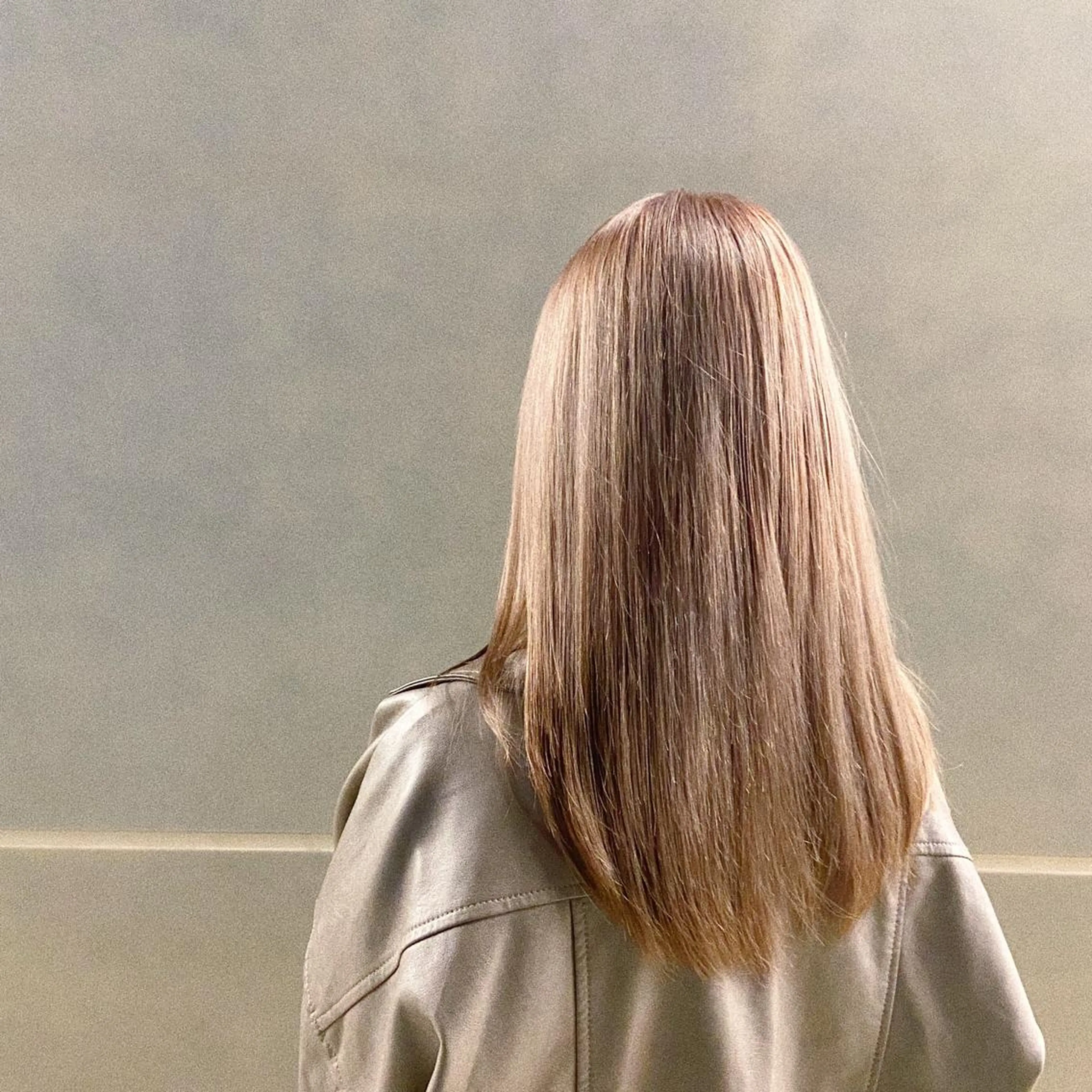 ロング カラー ベージュカラー ミルクティーベージュ タッセルボブ/韓国 レイヤー/髪質改善のヘアスタイル