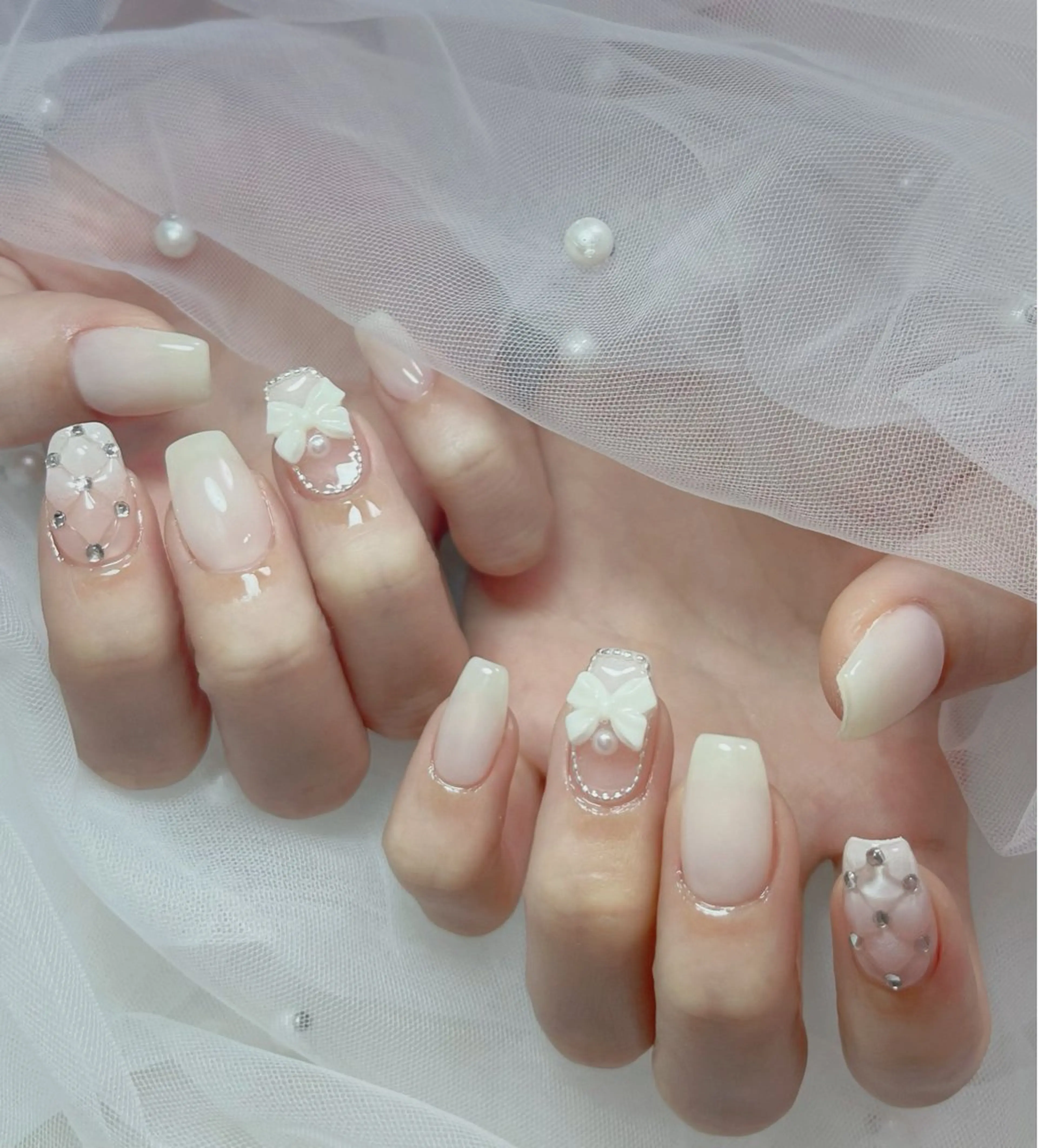 ネイル オーロラネイル 長さ出し フットネイル 韓国ネイル ラメ(グリッター) 👍thumbs up nail👍のネイルデザイン