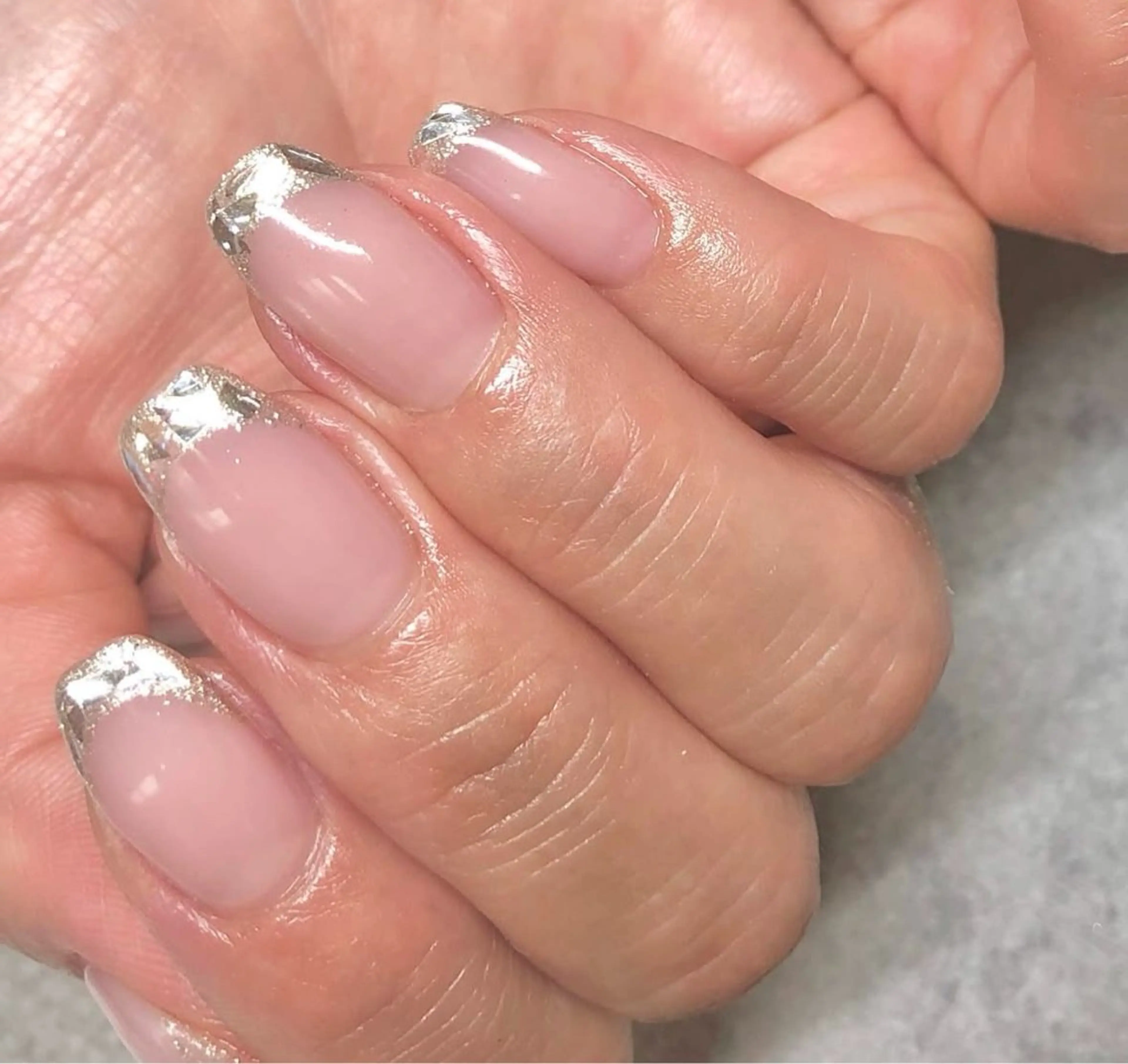 ネイル フレンチネイル ガラスフレンチ クレアラルーチェ 広島店のネイルデザイン