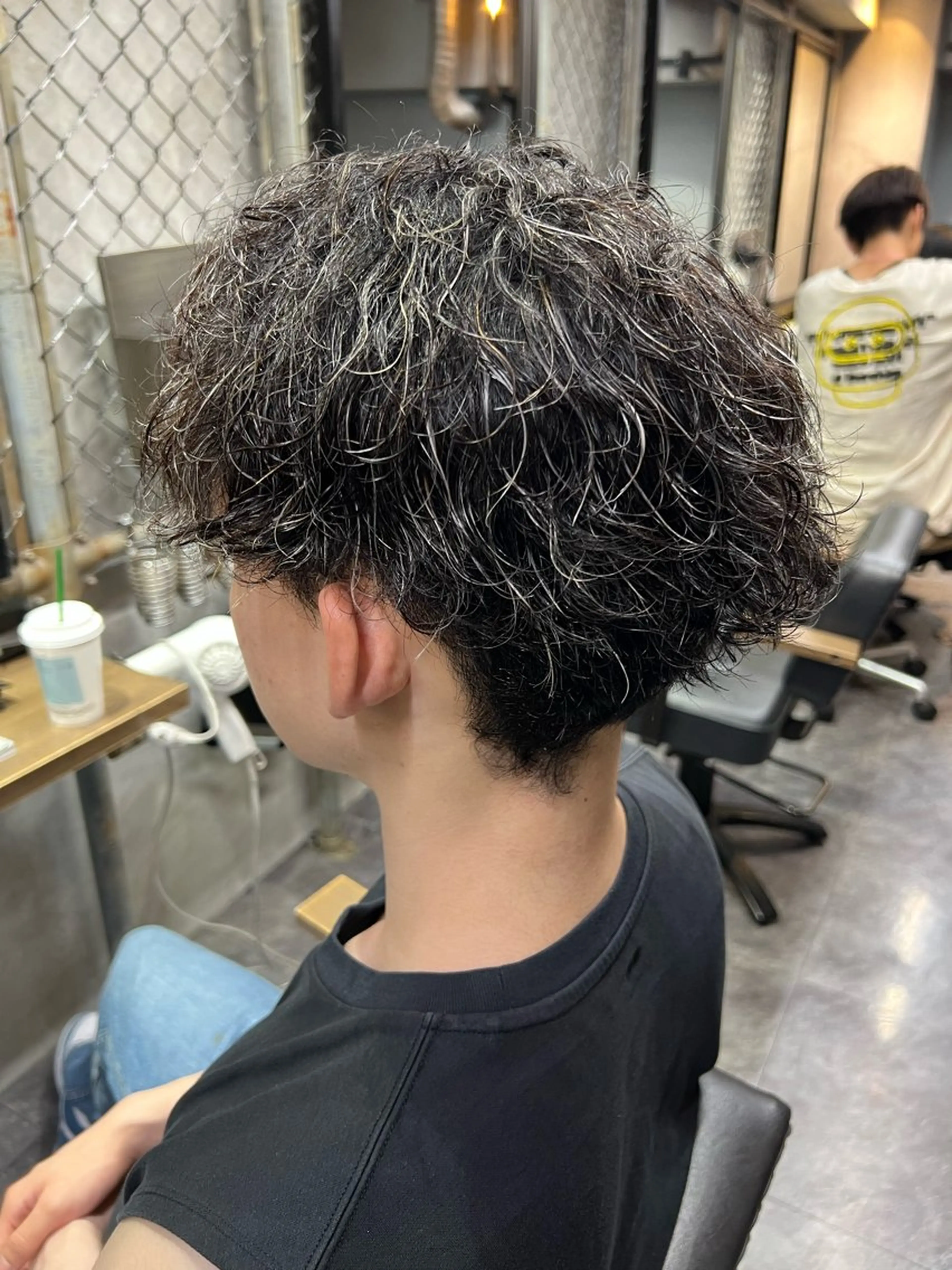 ショート カラー メッシュ シルバー DIECE渋谷 渡邉 凜【メンズ特化】のヘアスタイル