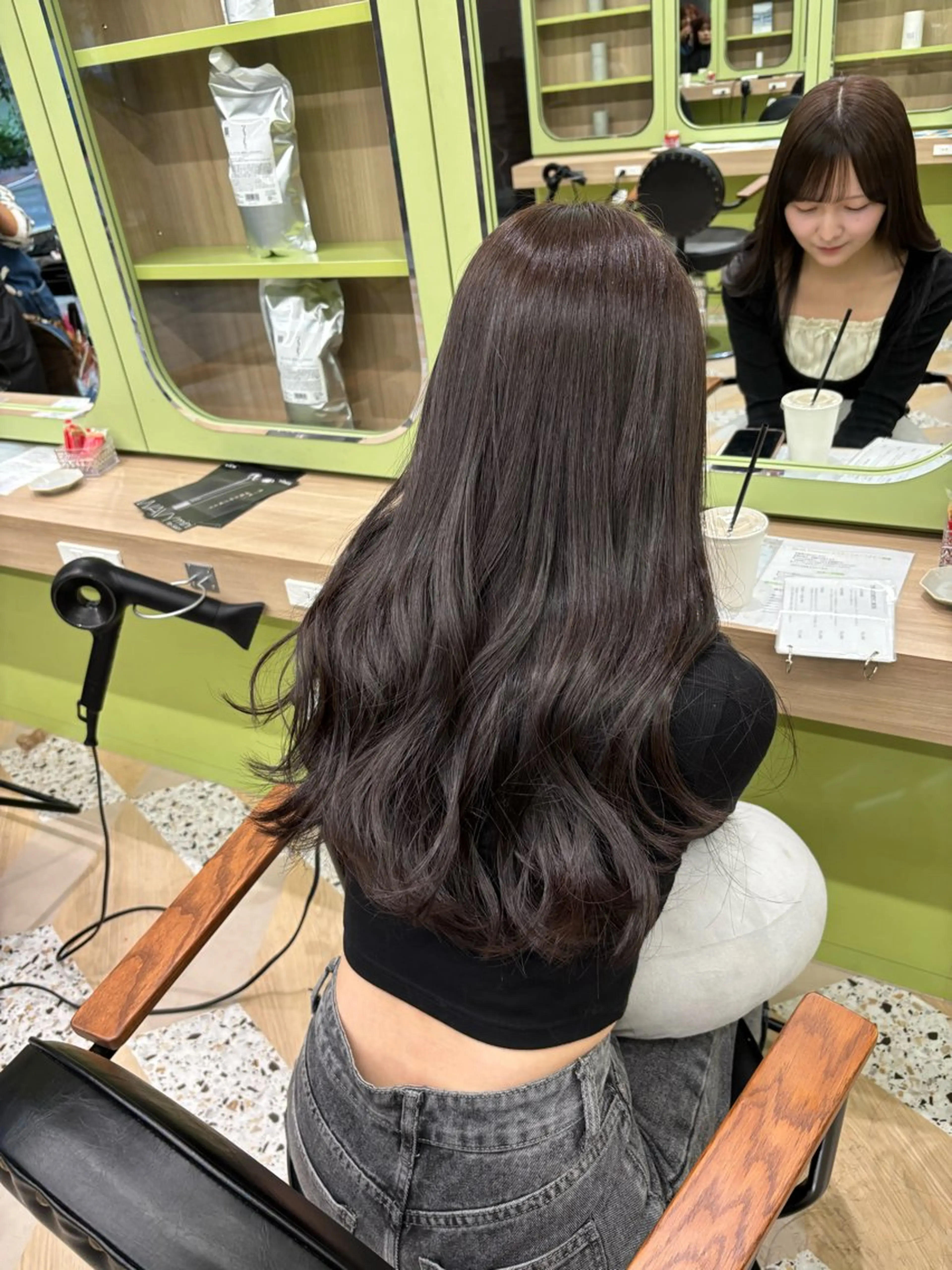 ロング カラー ベージュカラー ブリーチ ブラウンカラー ショコラベージュ 透明感カラー ヘアカラー トリートメント 朝が楽になる髪質改善 /美髪矯正/KOHのヘアスタイル