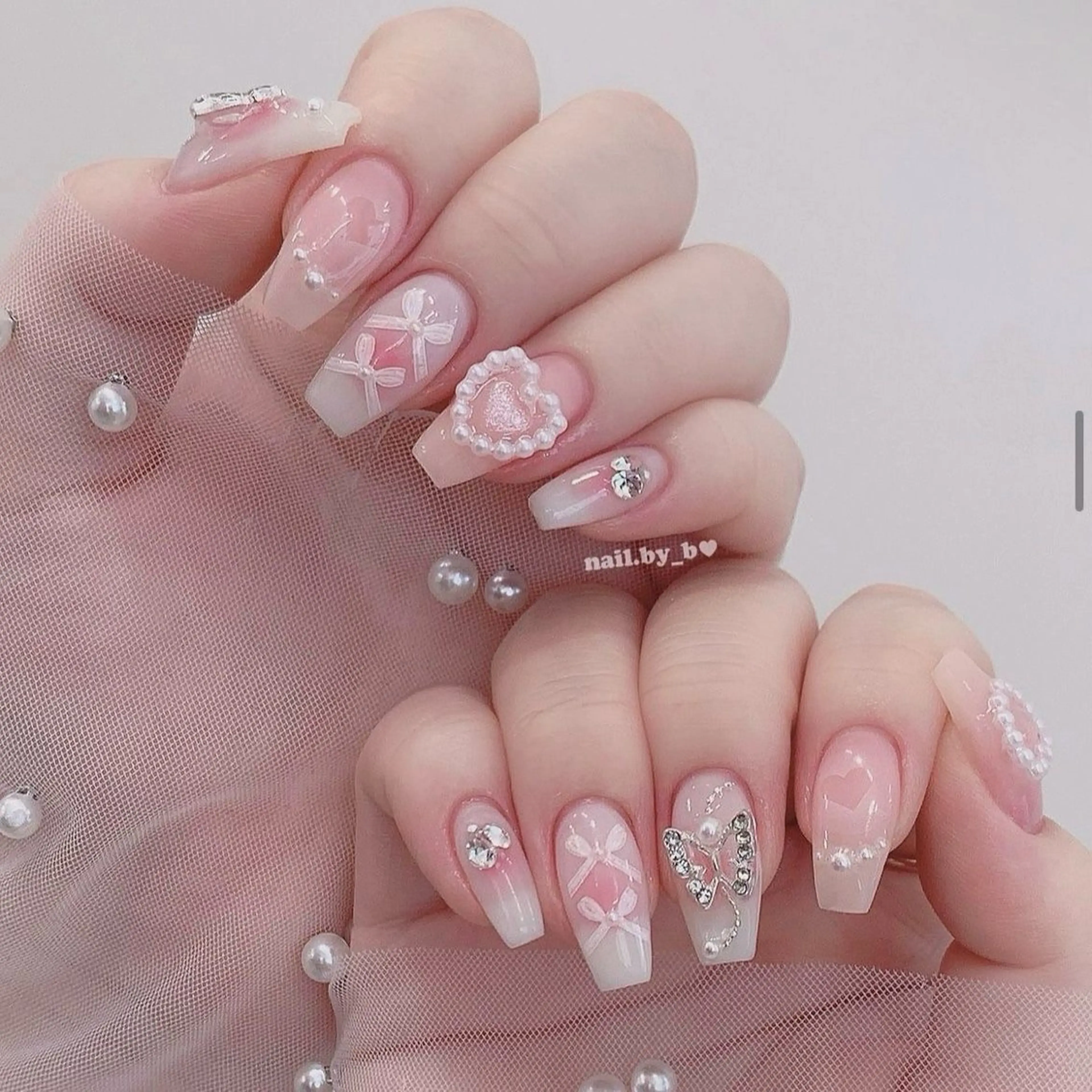 ネイル マグネットネイル ピンク ネイルチップ 冬ネイル Lee Nailsのネイルデザイン