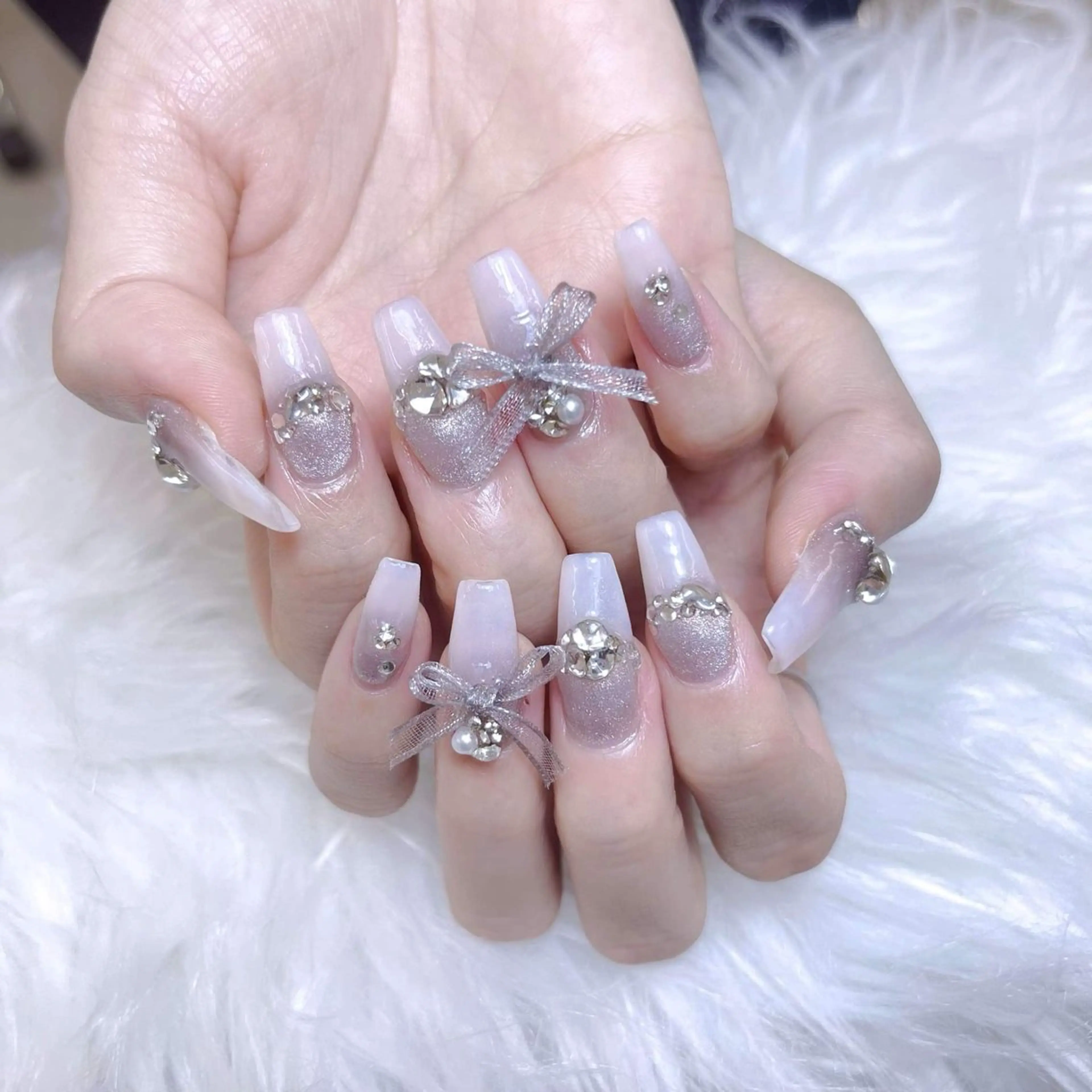 ネイル アートネイル オーロラネイル チークネイル 長さ出し フットネイル Anh 歌舞伎町のネイルデザイン