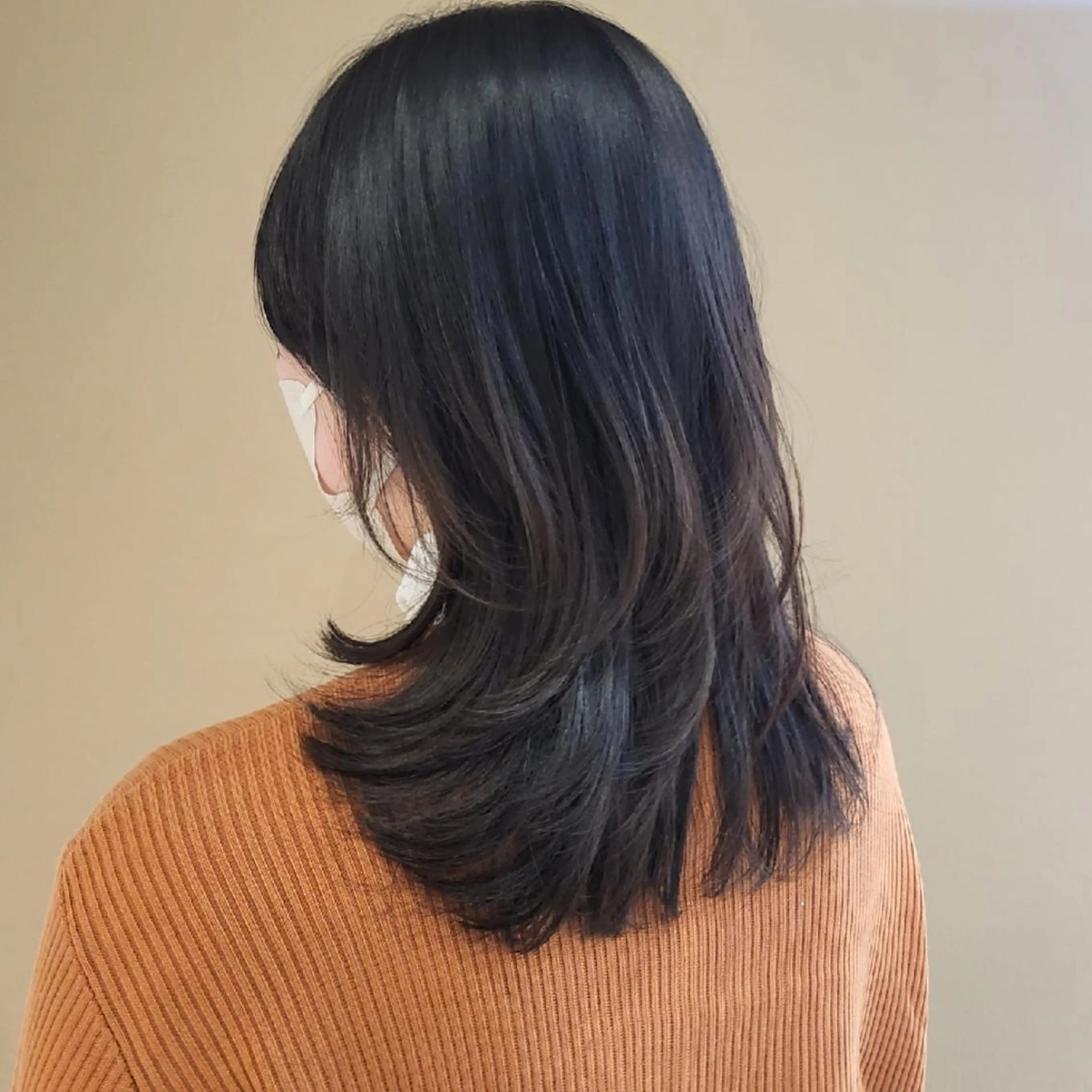 ミディアム ハッシュカット 韓国レイヤー　 suzuのヘアスタイル