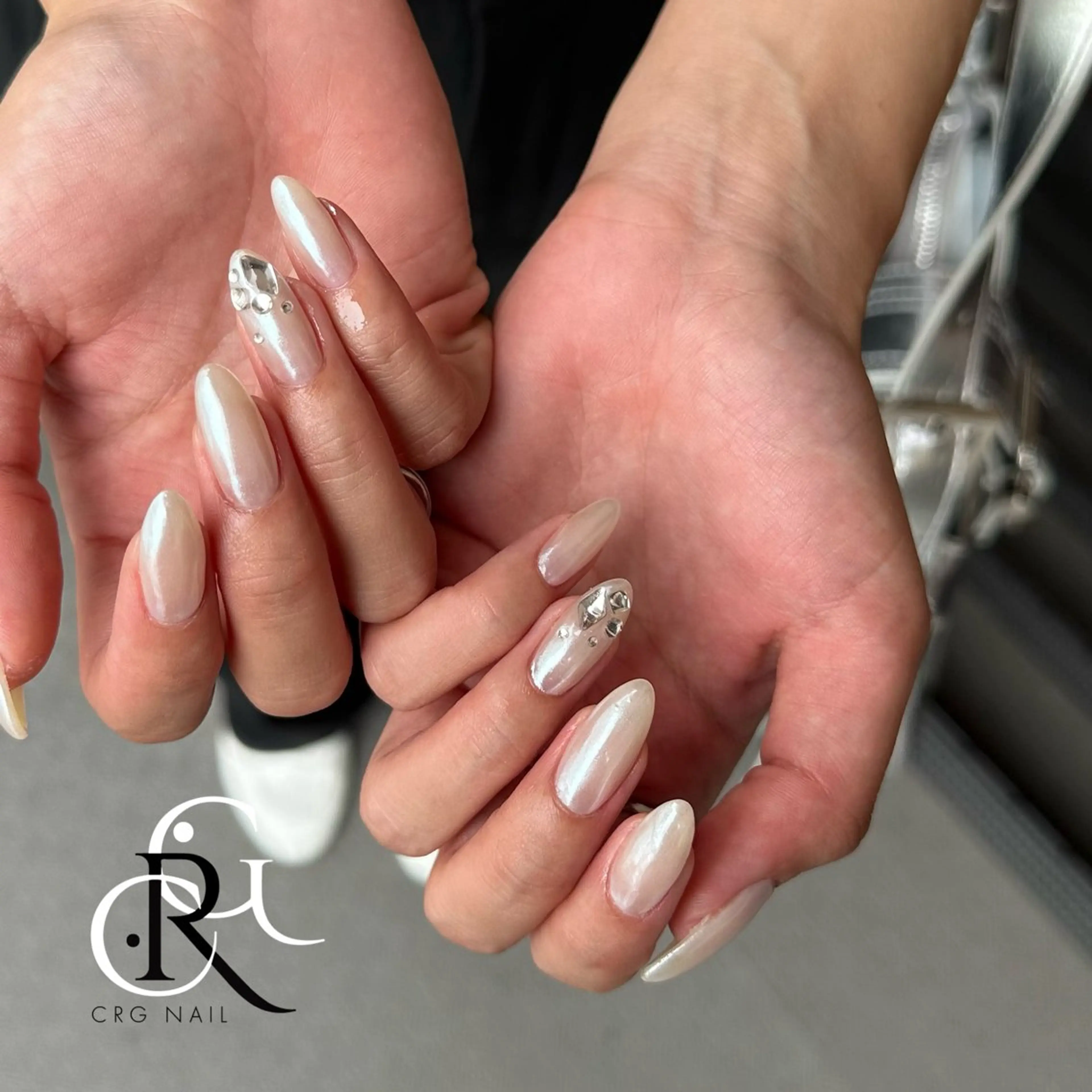 ネイル ミラーネイル ホワイト ハンドネイル CRGNAIL TOKOのネイルデザイン