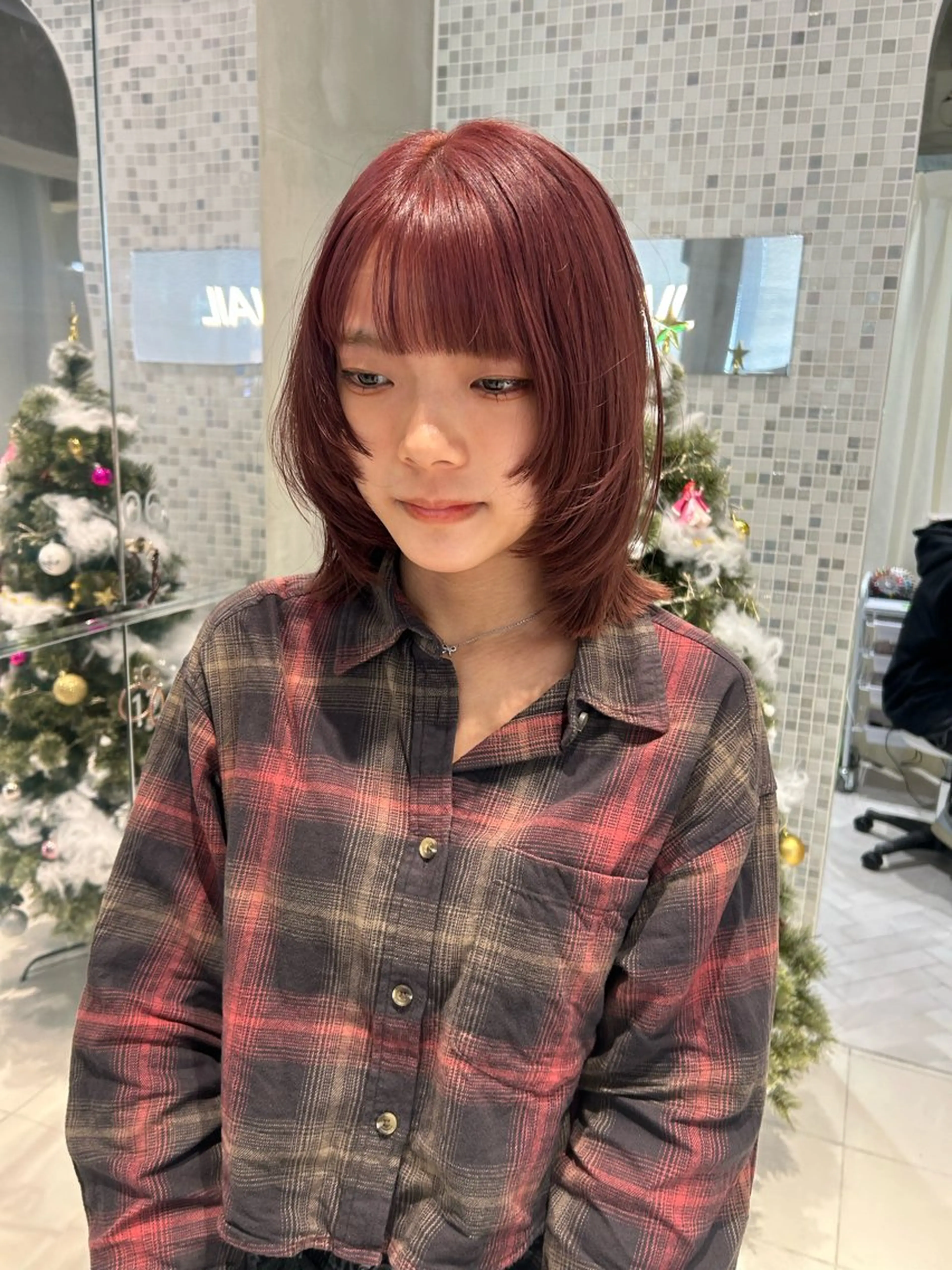 ミディアム カラー ピンクカラー ピンクパープル パープルカラー レイヤーカット カット ヘアカラー 透明感カラー🫧 nanohaのヘアスタイル