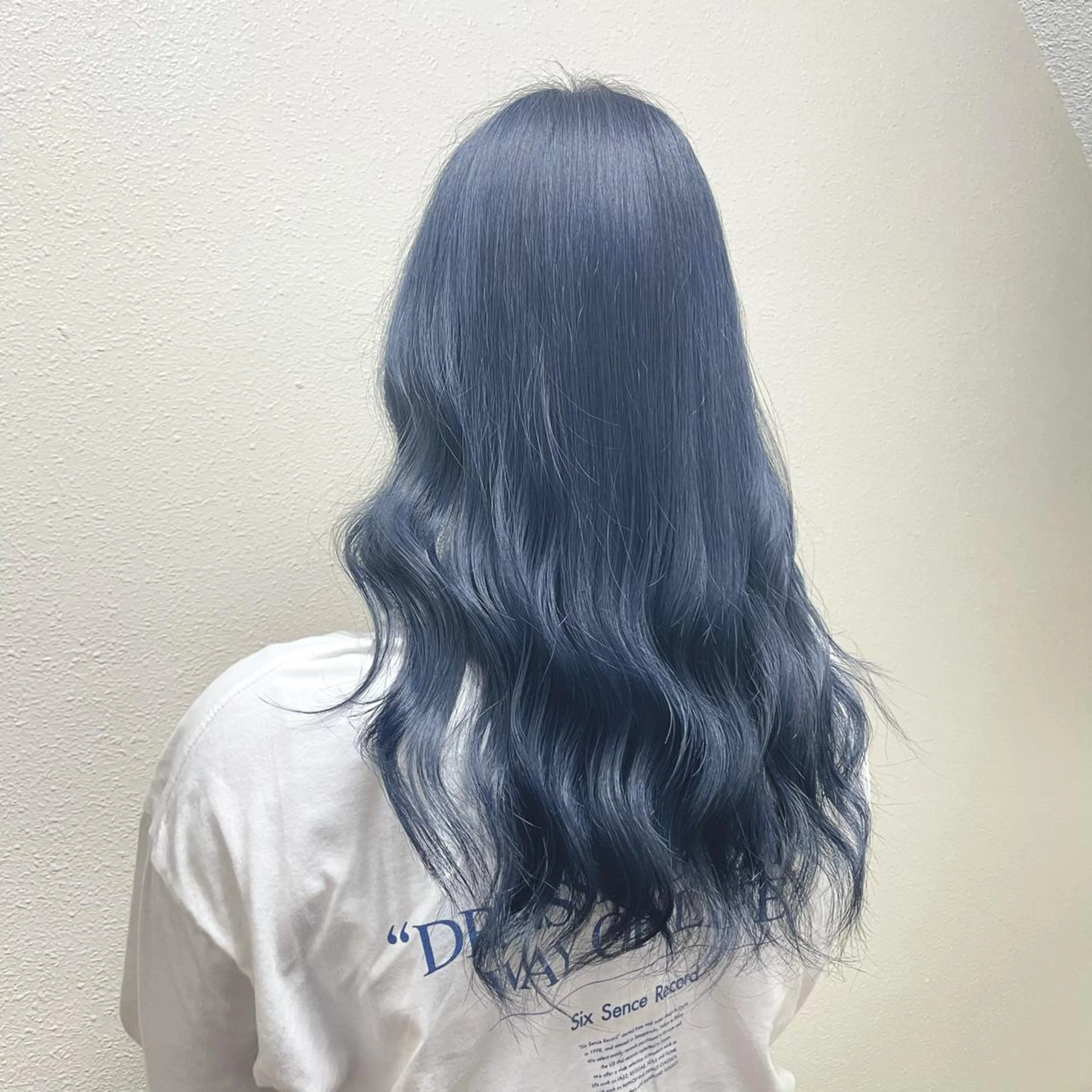 ミディアム カラー パーマ ヘアアレンジ メンズ キッズ ネイル マツエク・マツパ メンズブリーチ メンズハイライト メンズインナーカラー メンズ韓国風 ブリーチ ヘアカラー トリートメント ヘアセット 切りっぱなしヘアボブ ミディアムヘアRYOのヘアスタイル