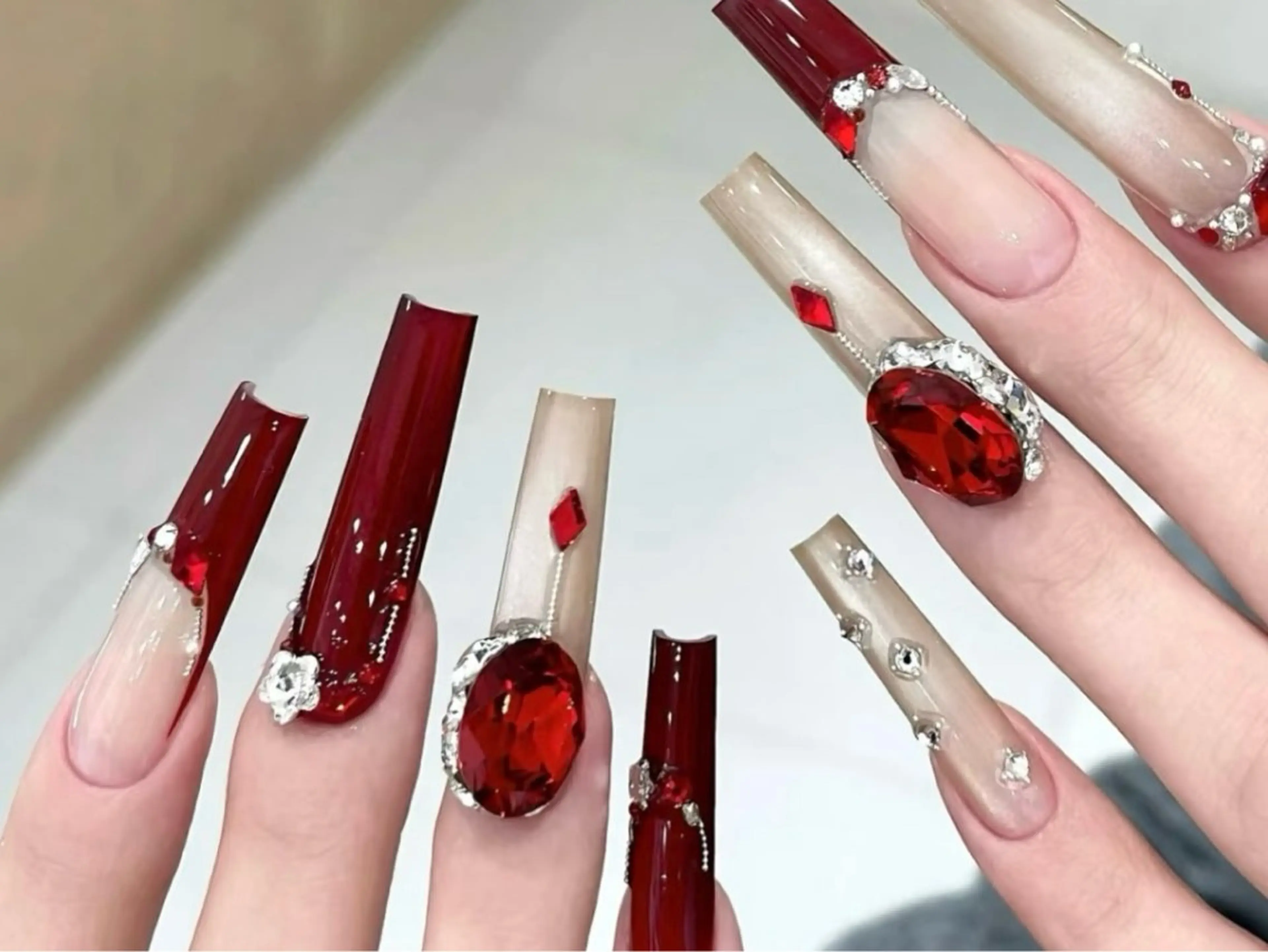 メンズ ネイル メンズ韓国風 アートネイル フレンチネイル ジェルネイル キラキラネイル Bloom スカルプ専門店のネイルデザイン