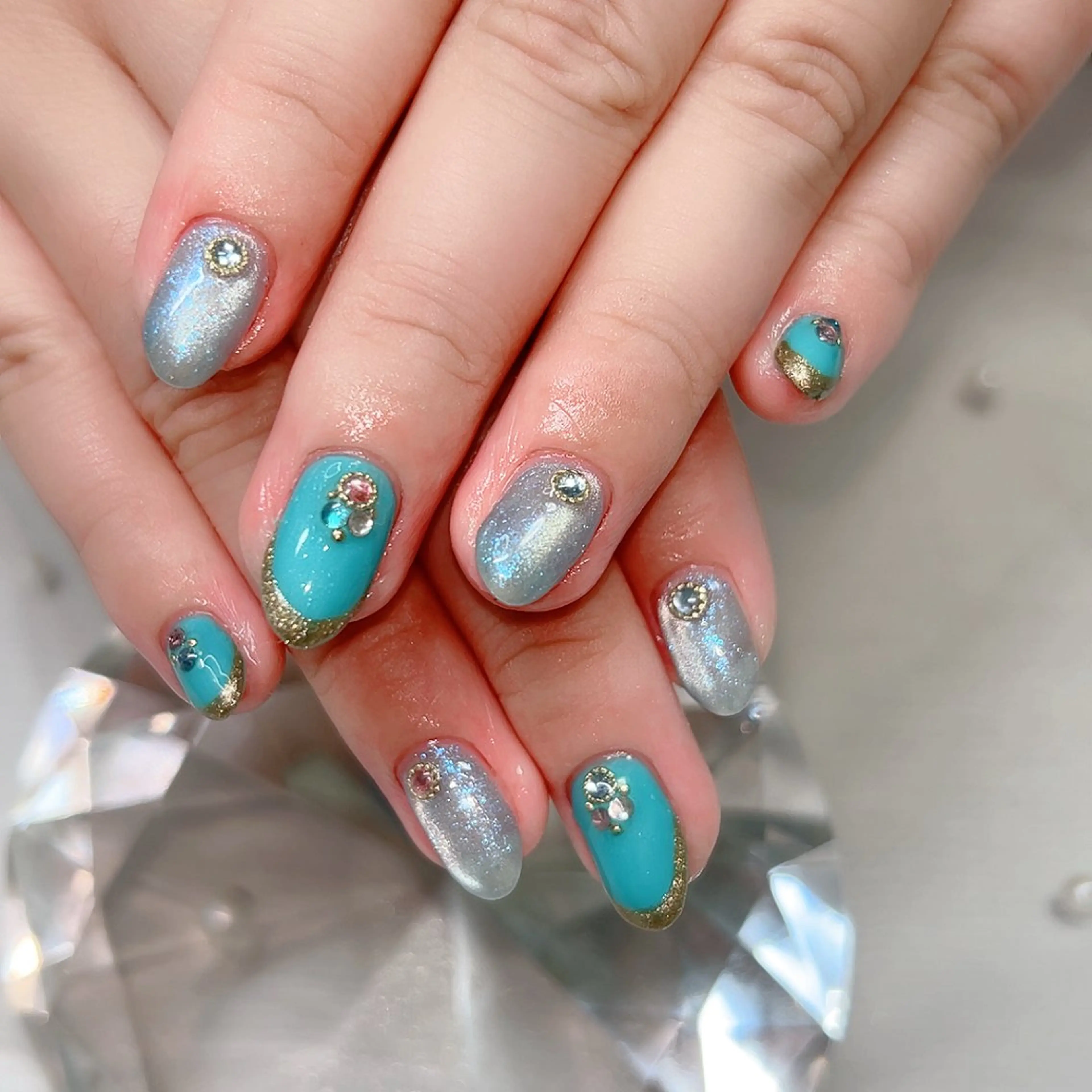 ネイル フレンチネイル キラキラネイル 夏ネイル Cute Tips nailのネイルデザイン