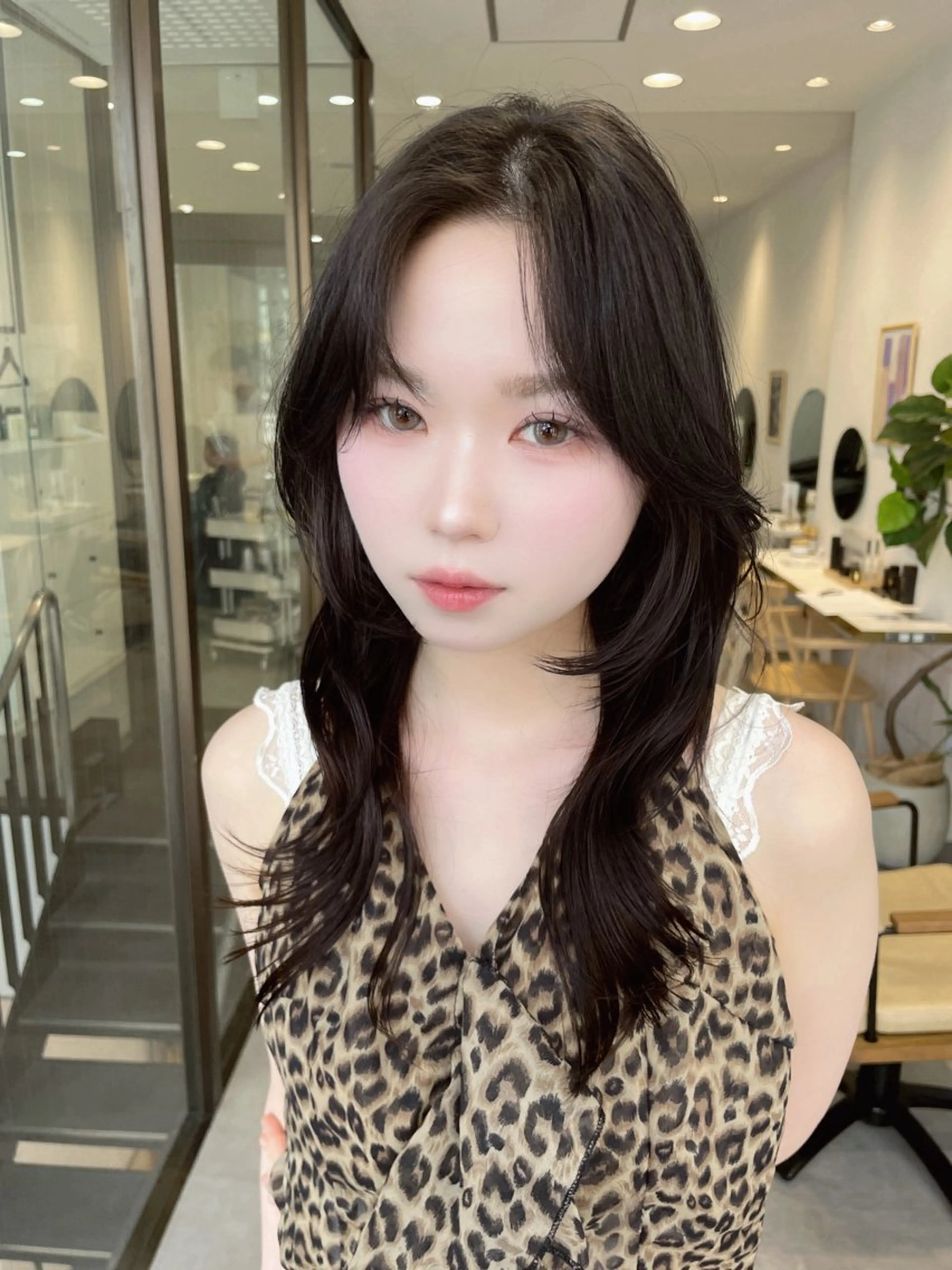 セミロング カラー ハッシュカット レイヤーカット カット ヘアカラー トリートメント 韓国レイヤー/透明感 /髪質改善/アジキのヘアスタイル