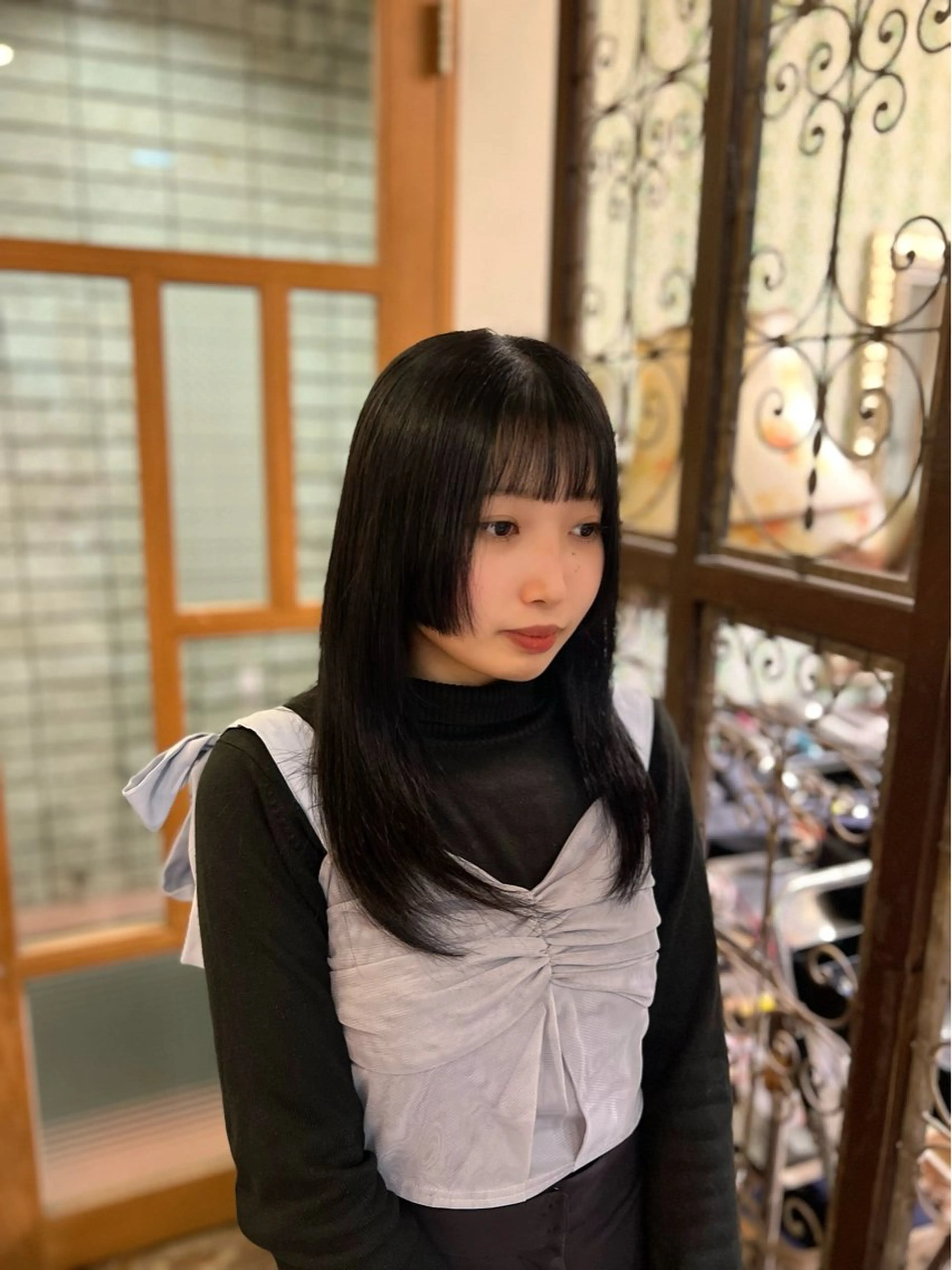 ロング カラー ヘアアレンジ 黒髪 ブルーカラー ブルーブラック 姫カット PON　ハイトーン ショートカット心斎橋のヘアスタイル