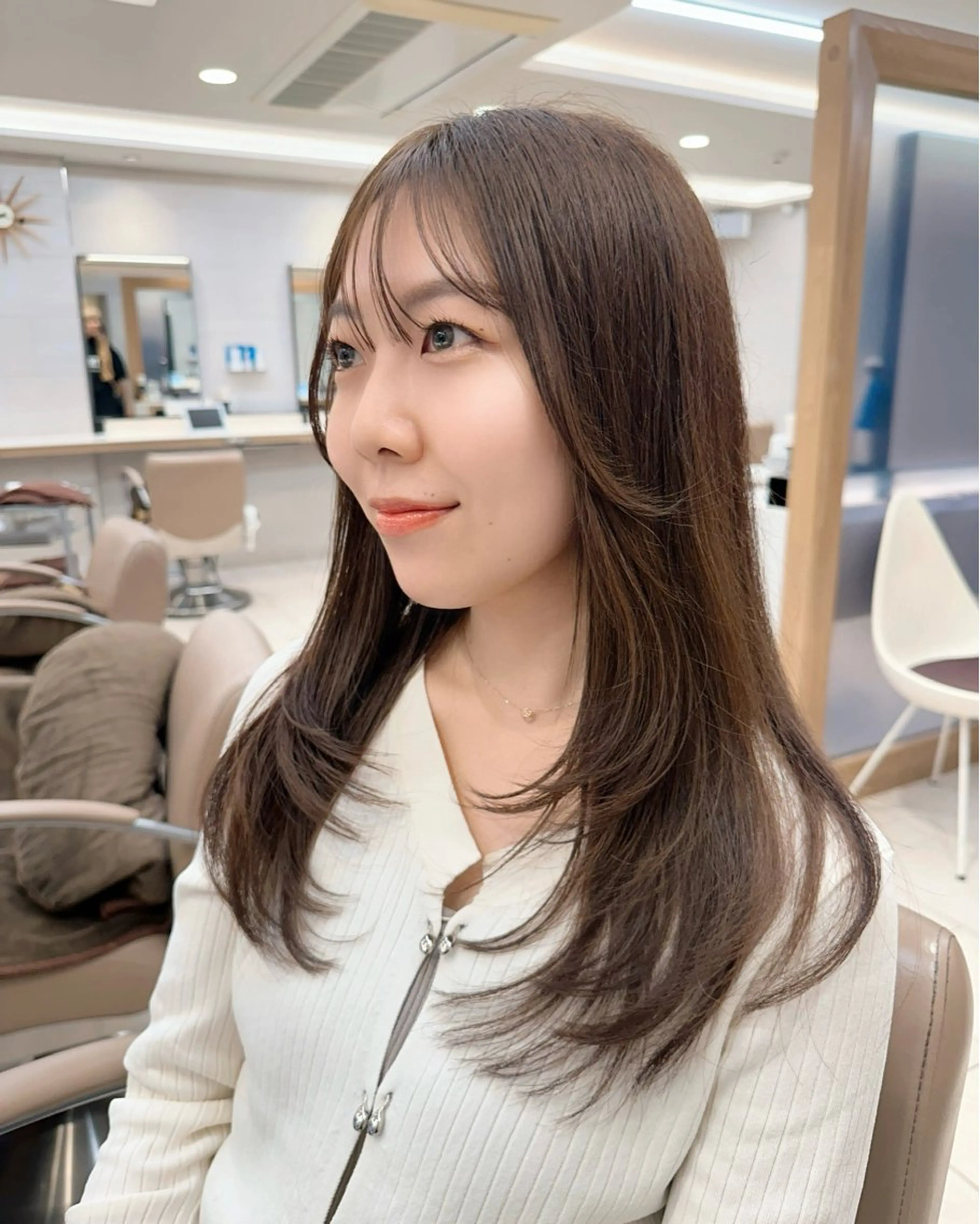 ロング カラー ベージュカラー レイヤーカット ✨小顔顔まわり✨ サイトウ　アツキのヘアスタイル