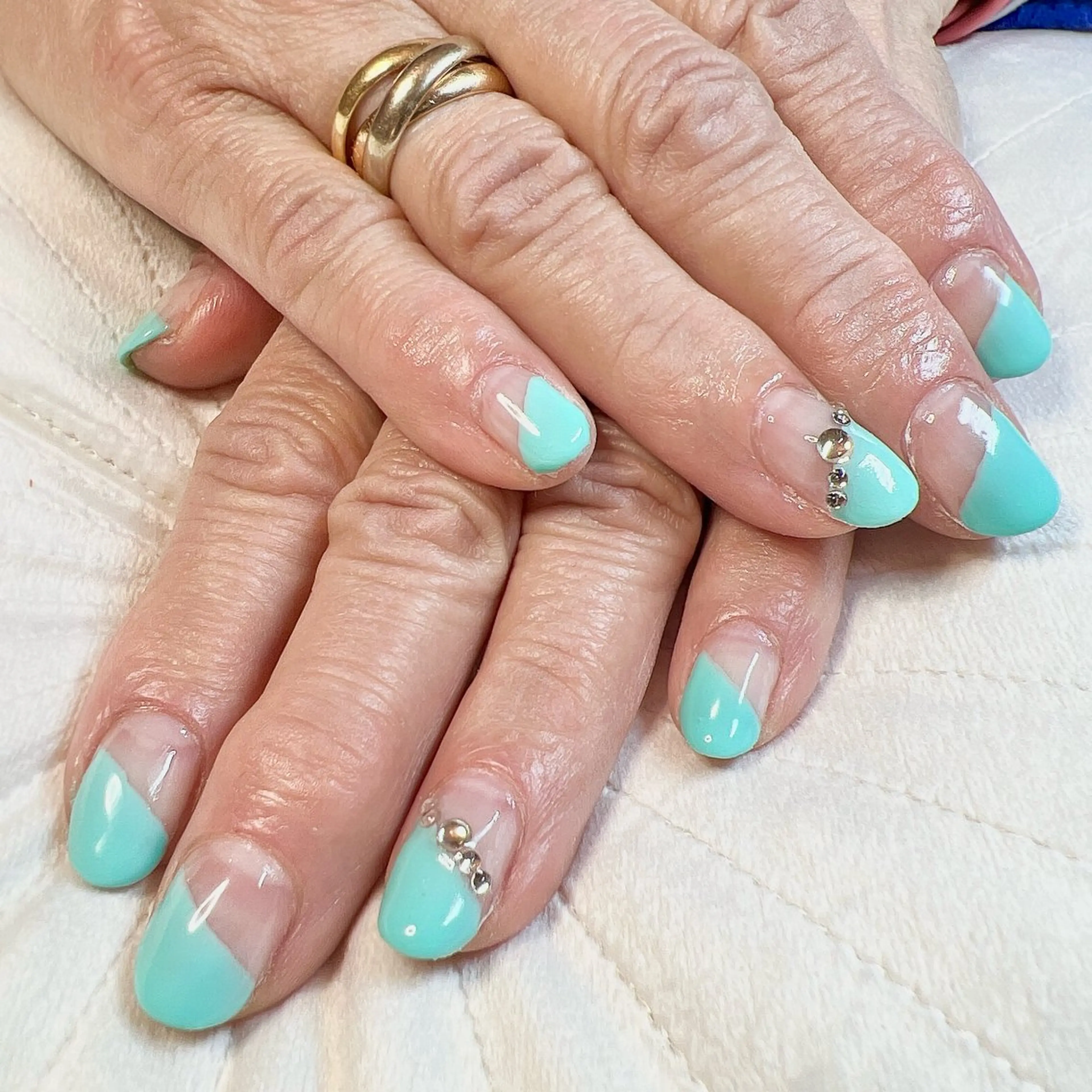 ネイル MIKA／耳ツボ ／マグネットネイルのネイルデザイン