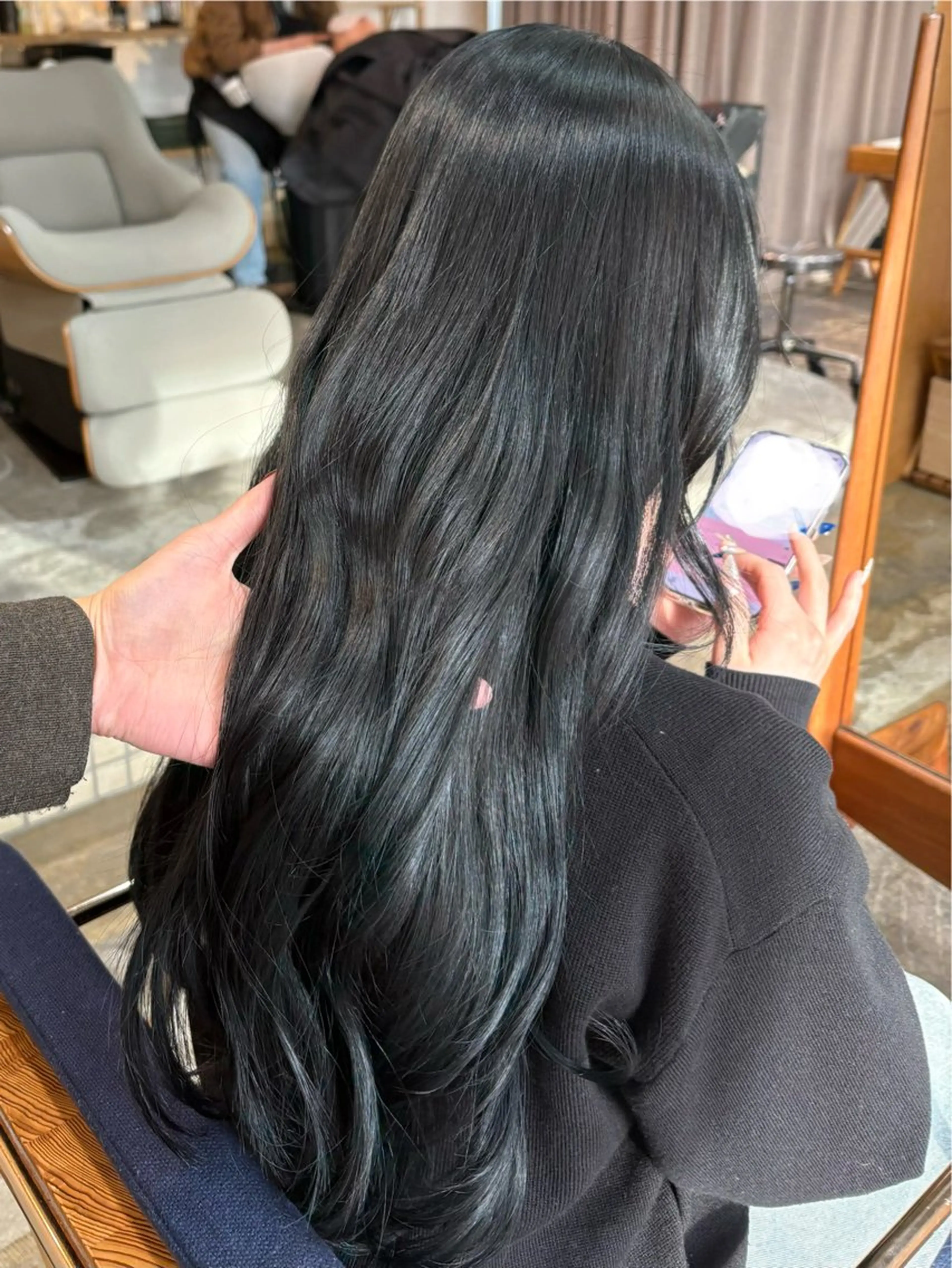 ロング カット ヘアカラー 樽川 紗月のヘアスタイル