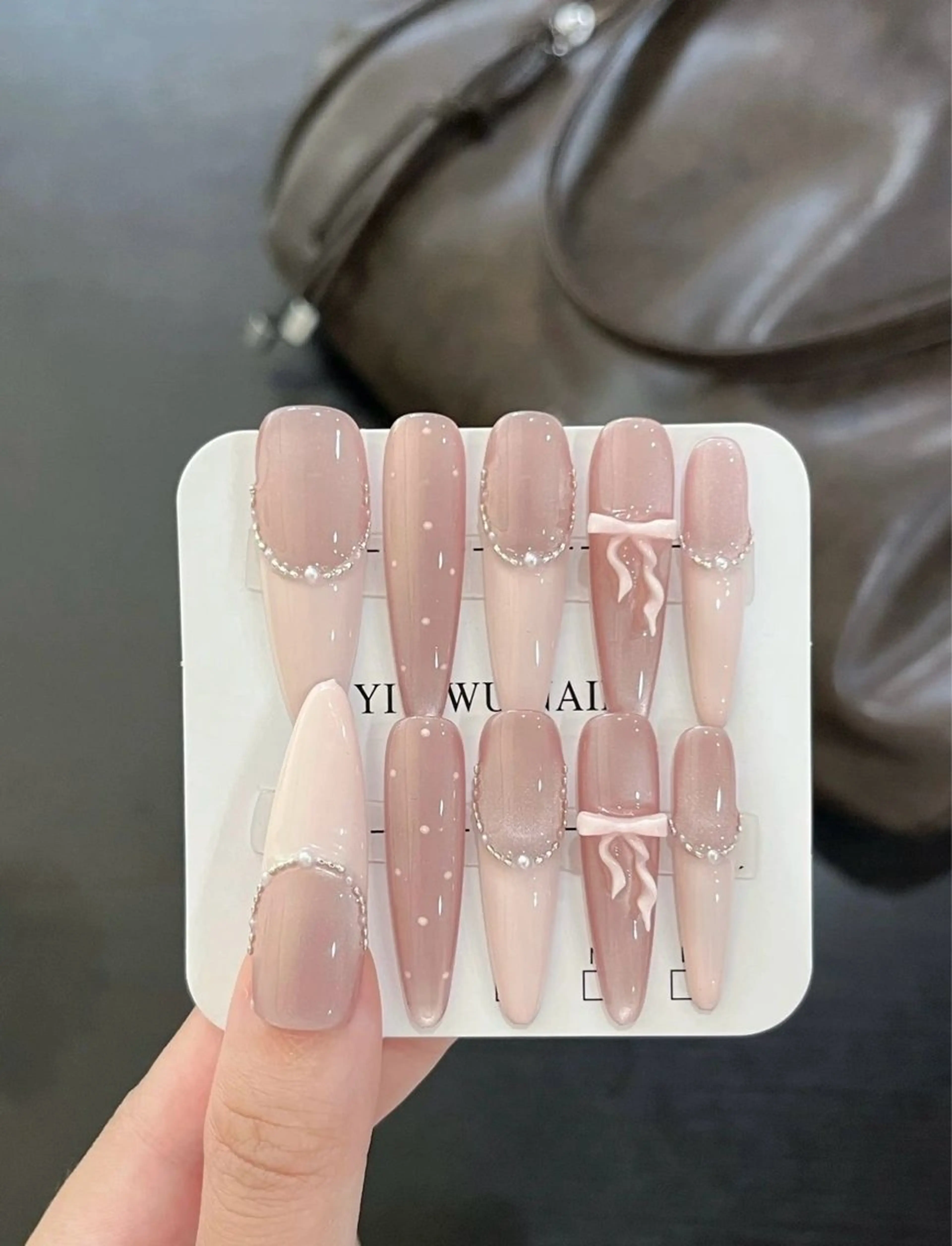 カラー グラデーションカラー ピンクカラー ハンドネイル AIN Nailのネイルデザイン