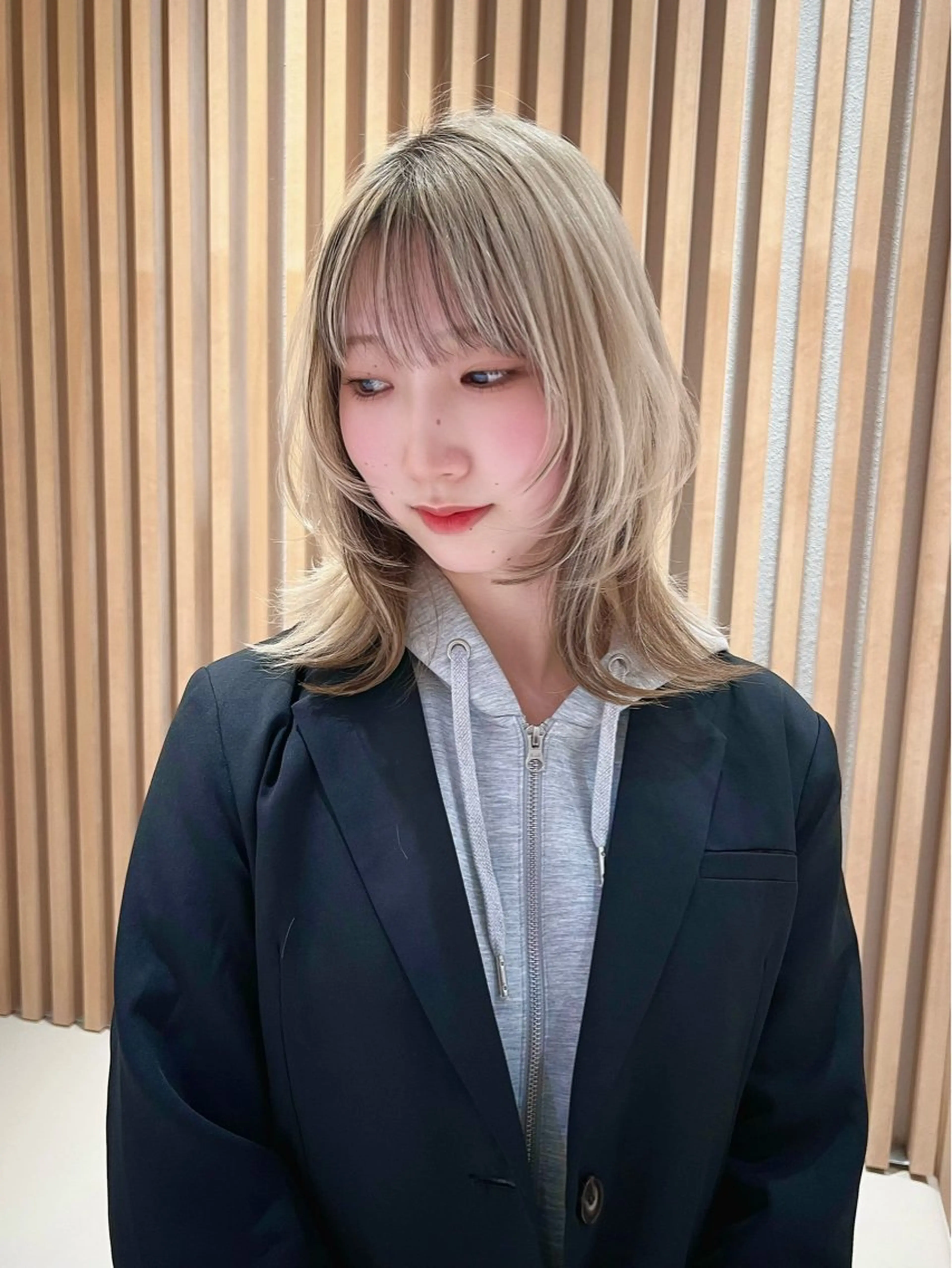 ミディアム カラー ヘアカラー トリートメント 興津/韓国レイヤー ダブルカラー美髪縮毛のヘアスタイル