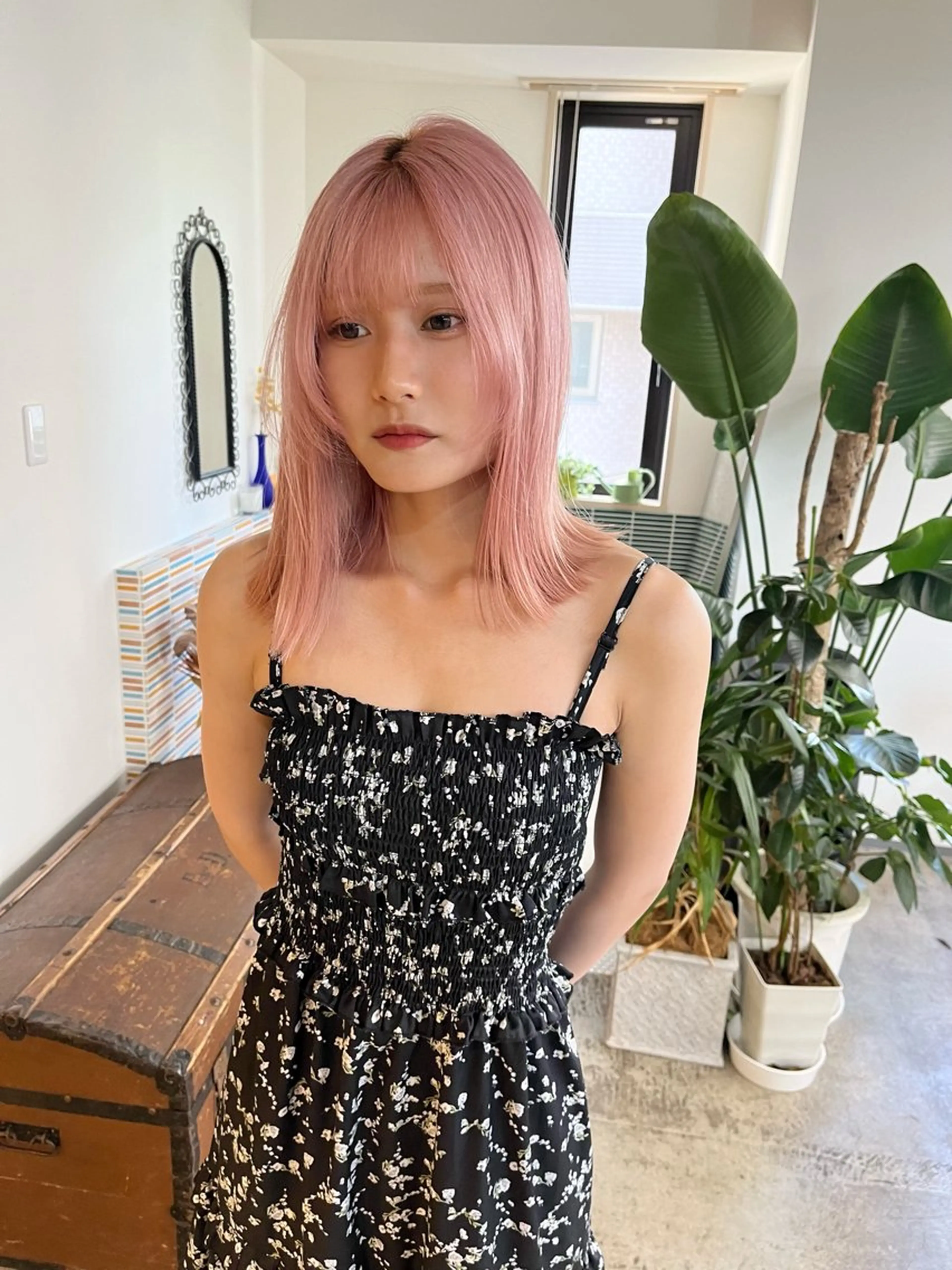 ミディアム カラー ブリーチ ピンクカラー ホワイトピンク カット ヘアカラー トリートメント 🩷ハイトーン透明感 レイヤー🩷ユリカのヘアスタイル