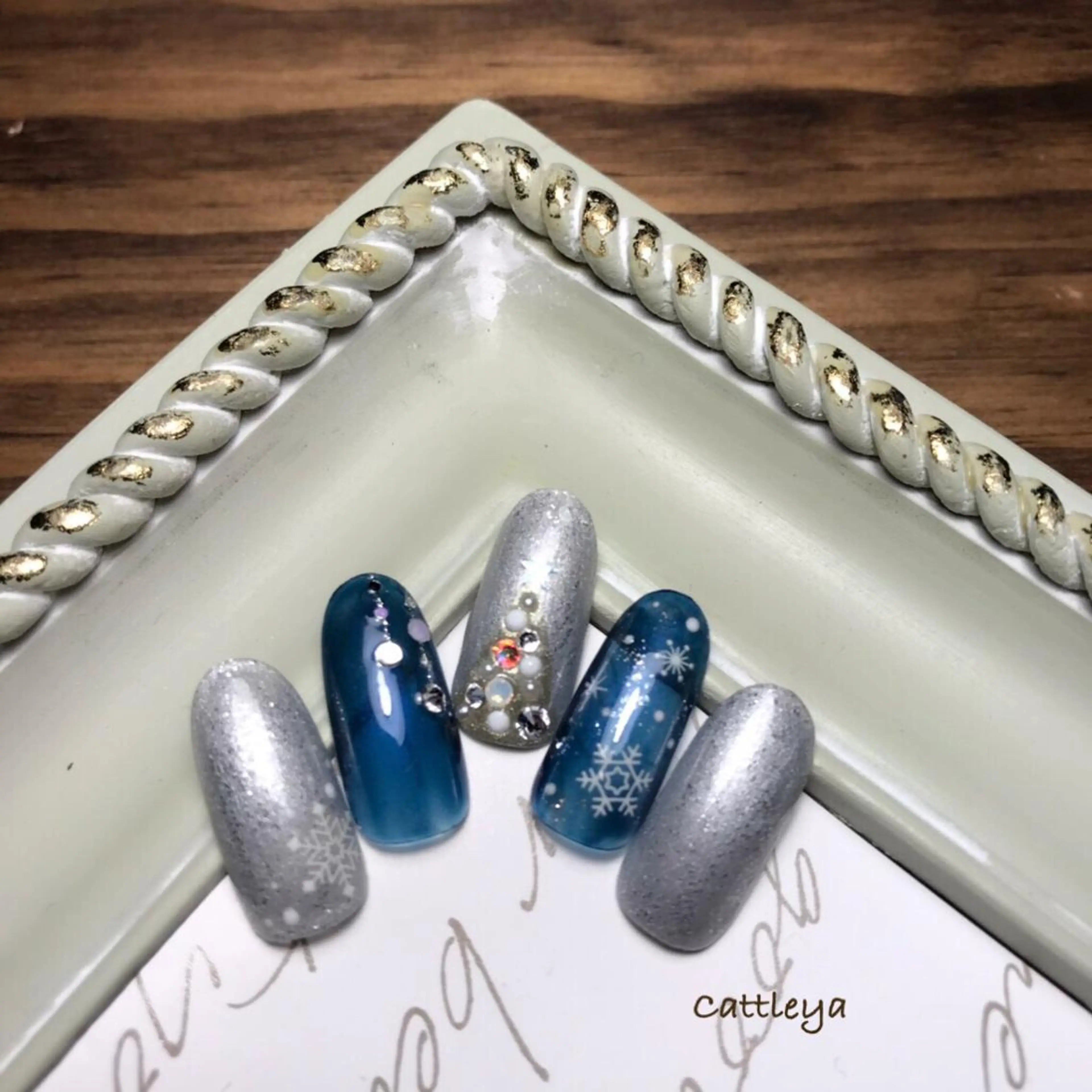ネイル ネイビー 冬ネイル Cattleya meguのネイルデザイン